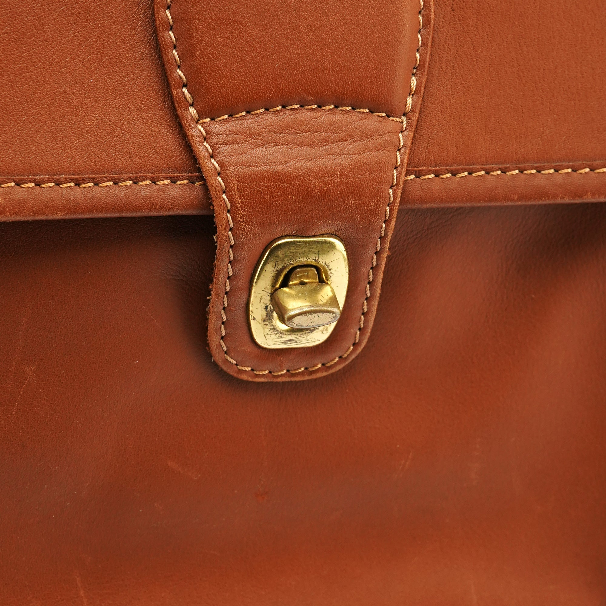 0532 Light Brown Leather Metropolitan 2-Way Bag