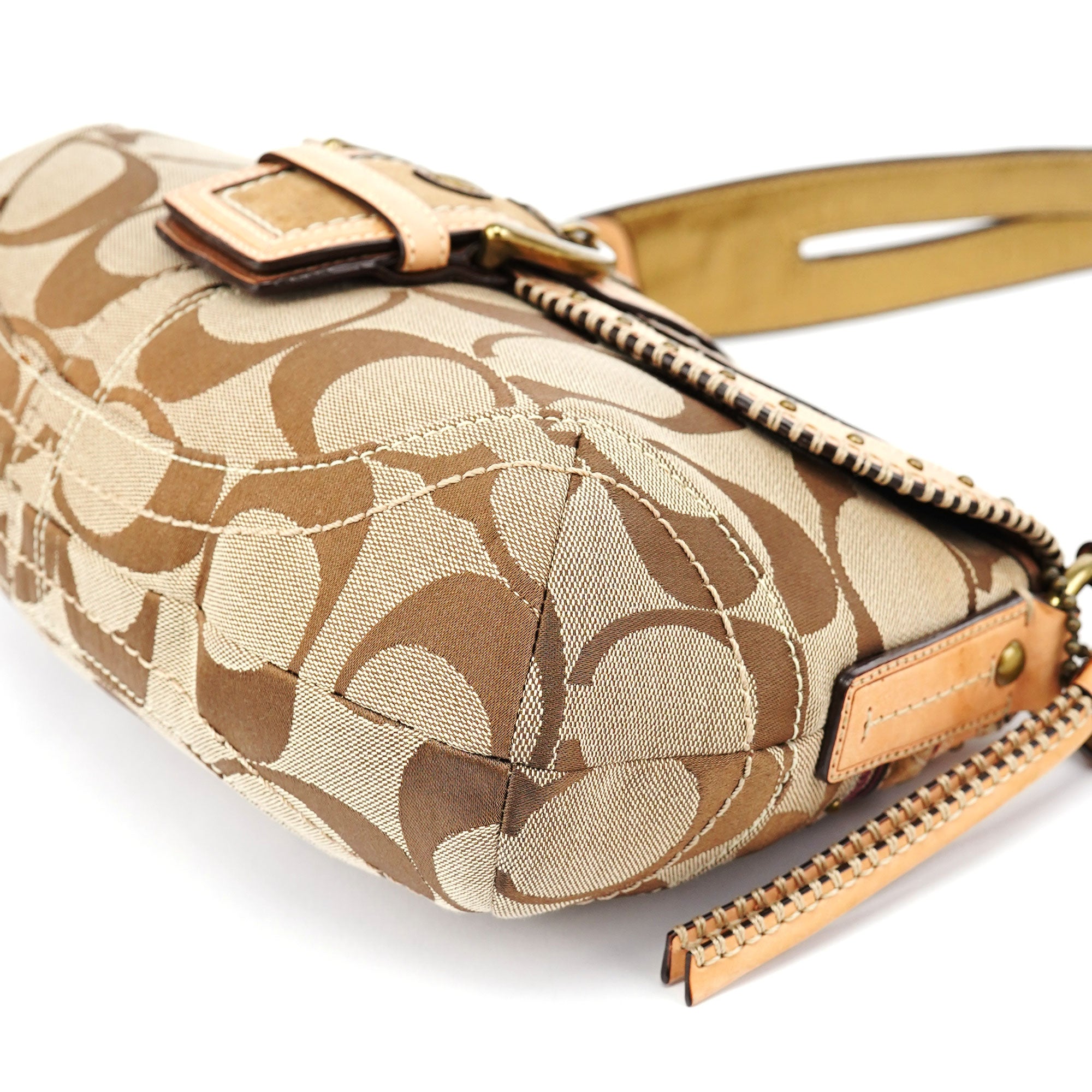 10484 Beige Signature C Soho Shoulder Bag