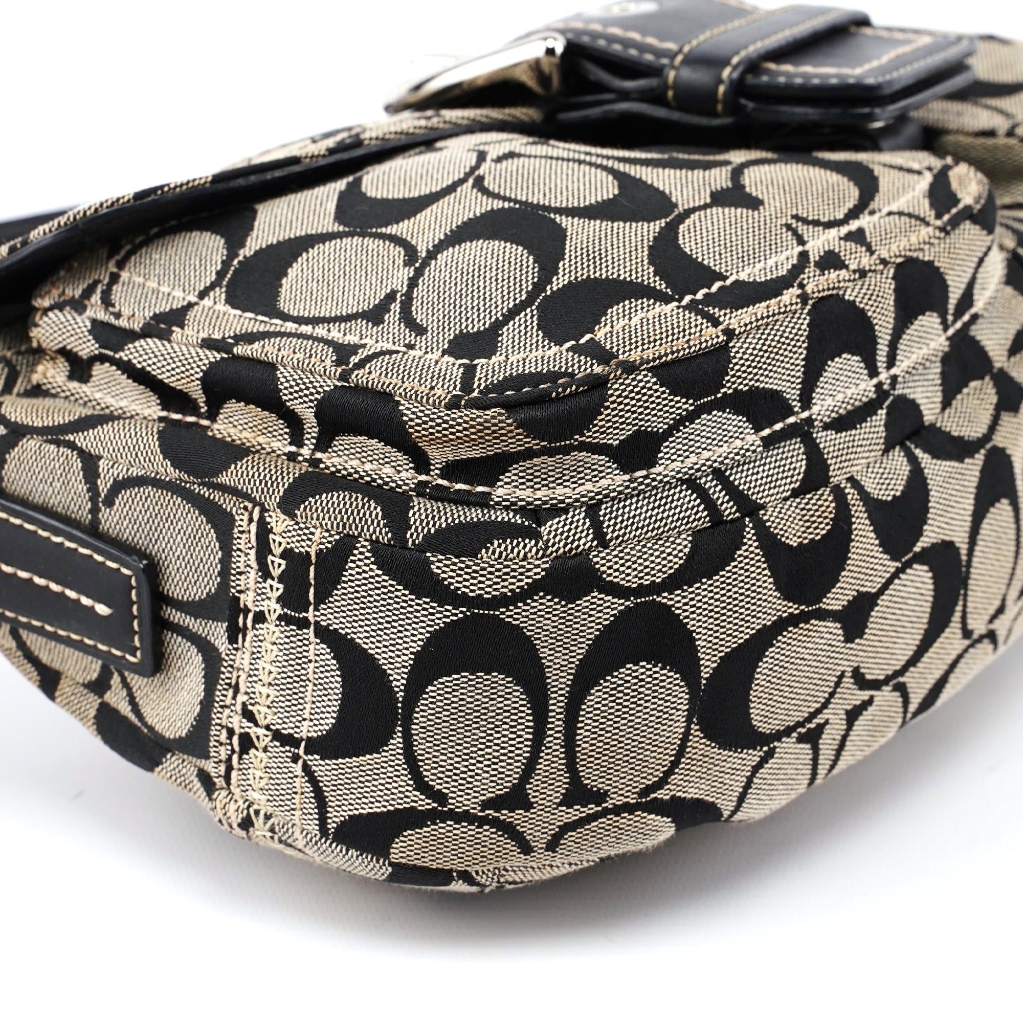 10604 Grey Signature C Soho Shoulder Bag