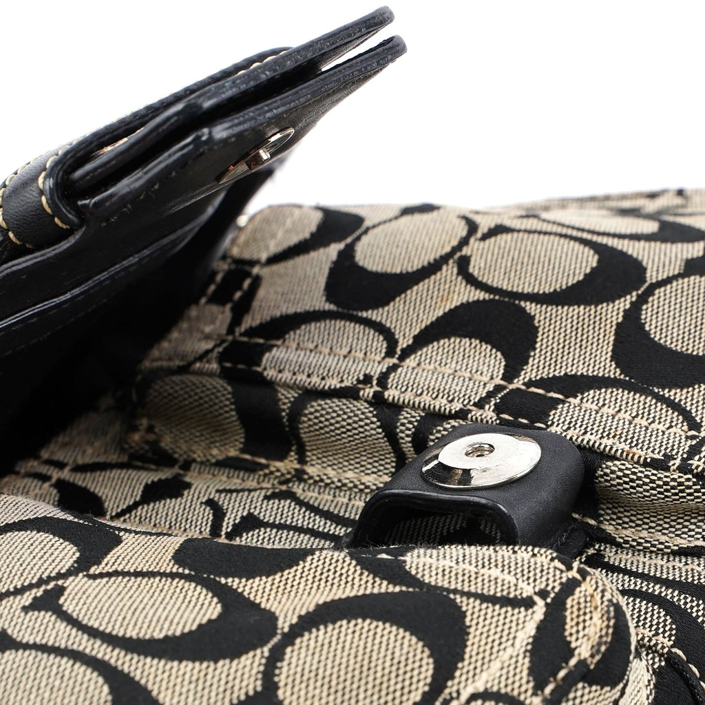 10604 Grey Signature C Soho Shoulder Bag