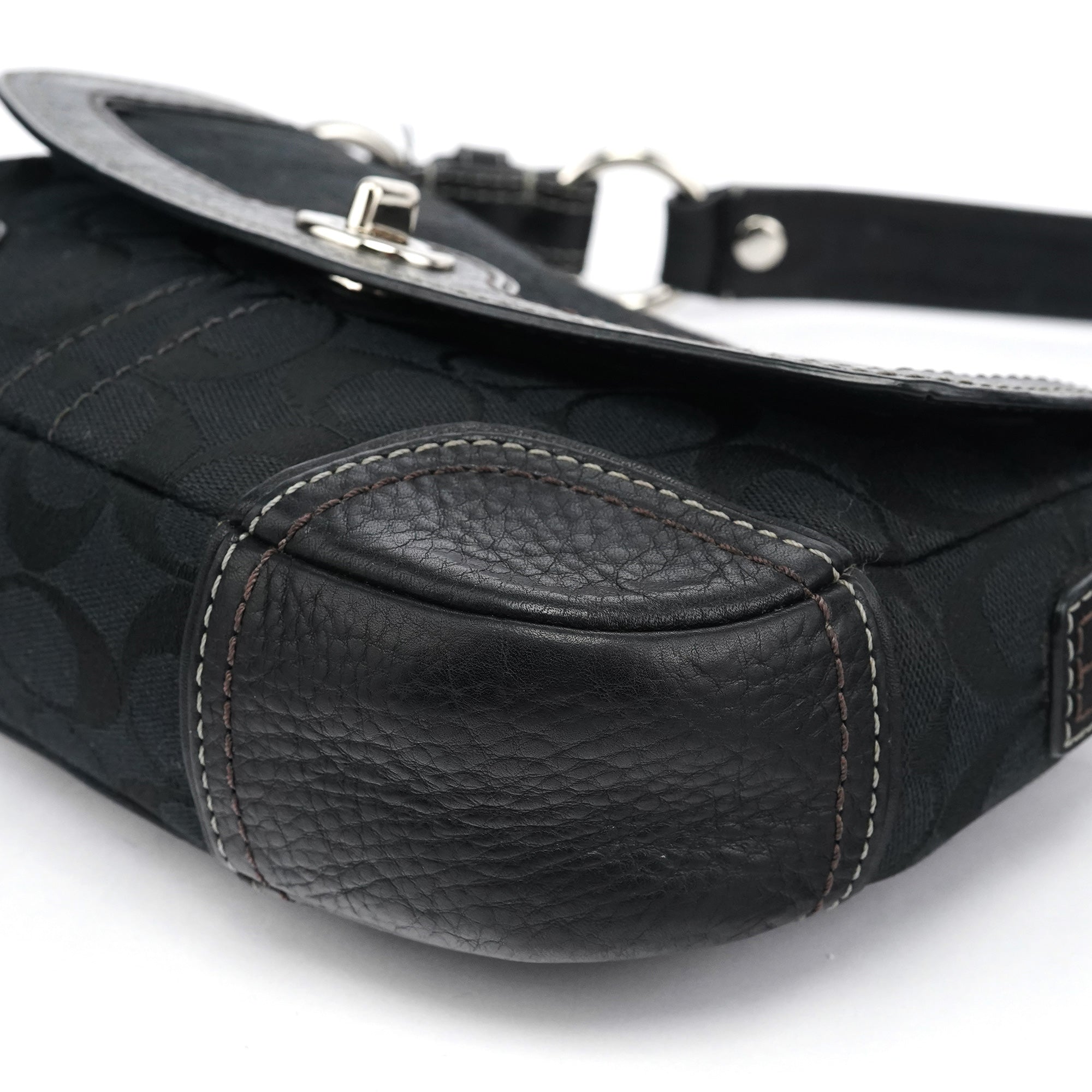 10983 Black Soho Turnlock Shoulder Bag