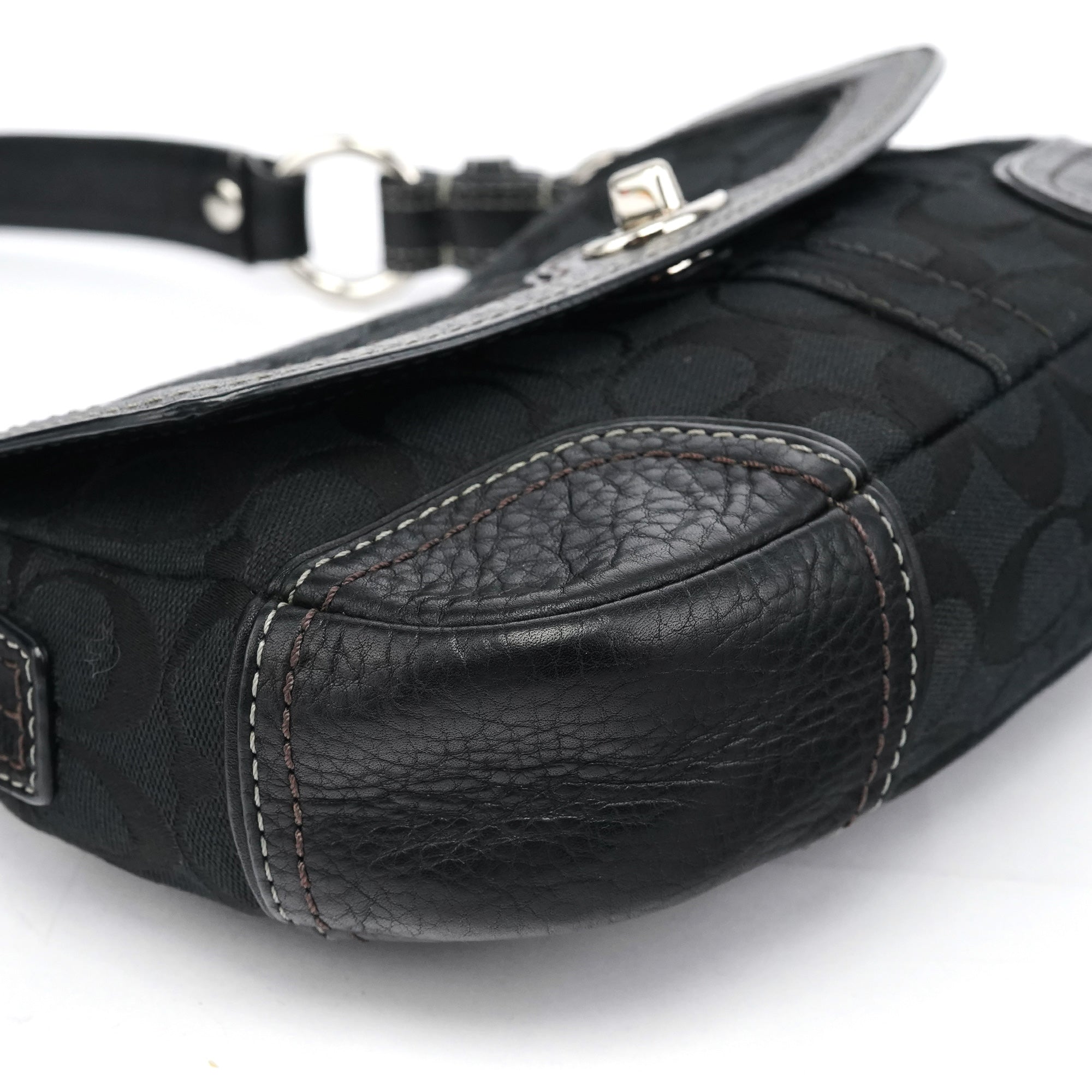 10983 Black Soho Turnlock Shoulder Bag