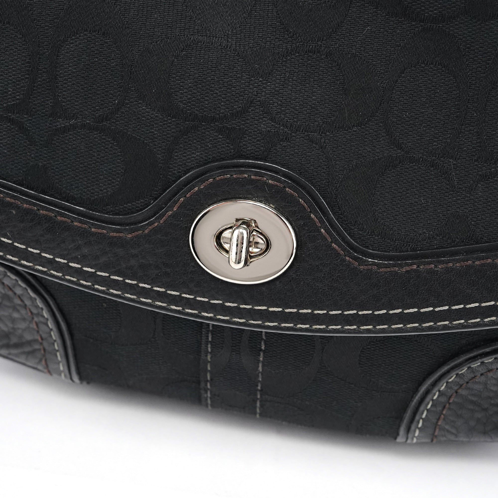 10983 Black Soho Turnlock Shoulder Bag