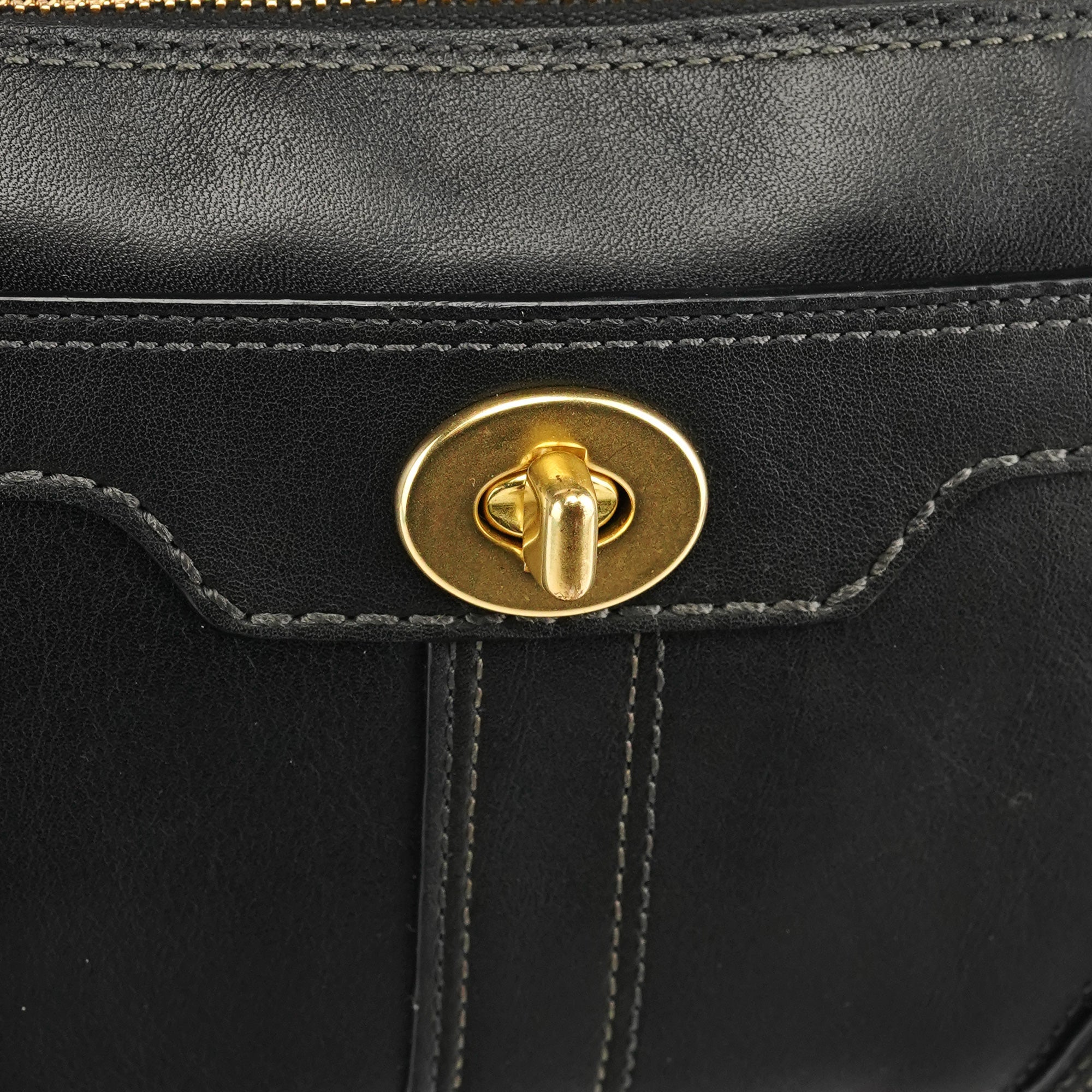 11042 Black Leather Turnlock Shoulder Bag