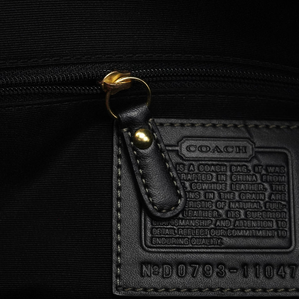 11047 Black Leather Turnlock Tote Bag