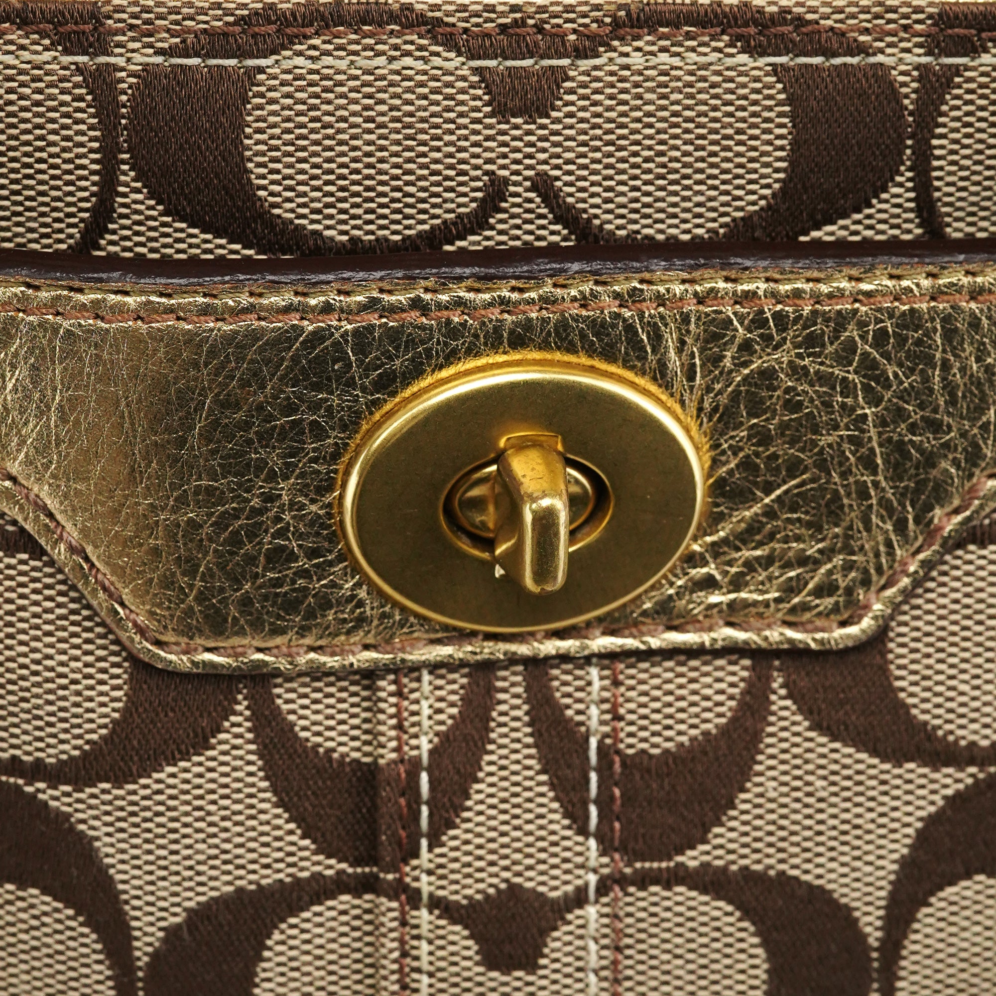 11062 Beige Gold Turnlock Tote Bag