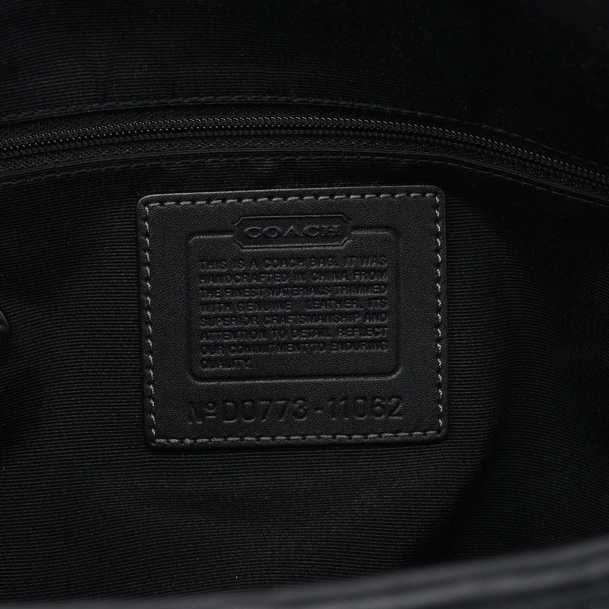 11602 Black Signature Leather Turnlock Tote Bag