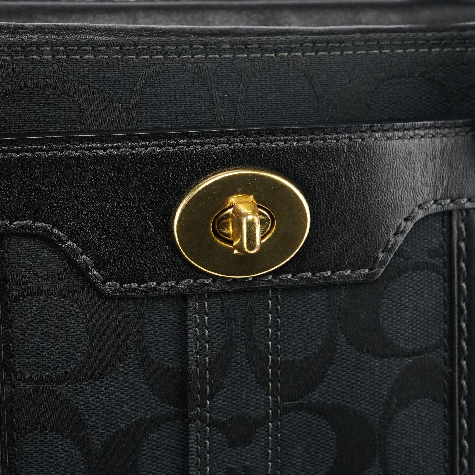 11602 Black Signature Leather Turnlock Tote Bag