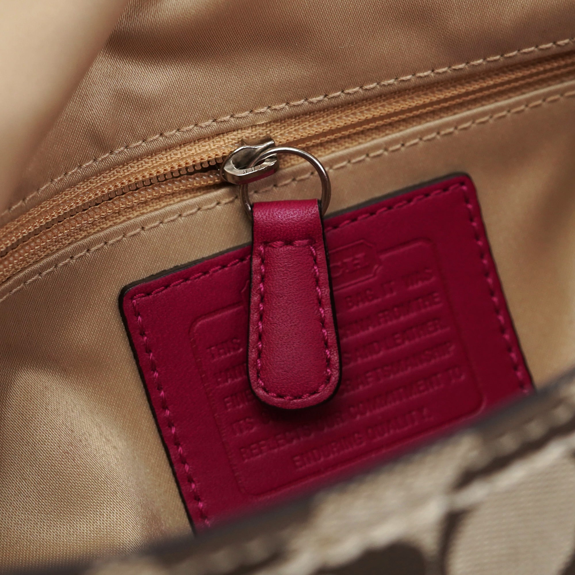 11860 Beige Pink Signature C Soho Shoulder Bag