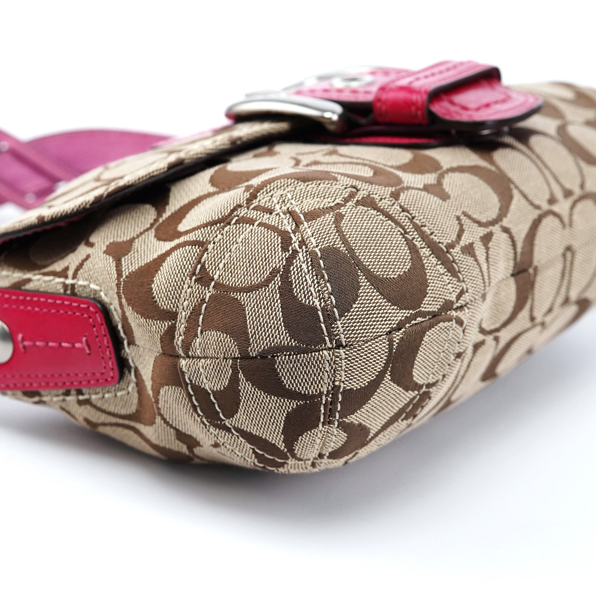 11860 Beige Pink Signature C Soho Shoulder Bag