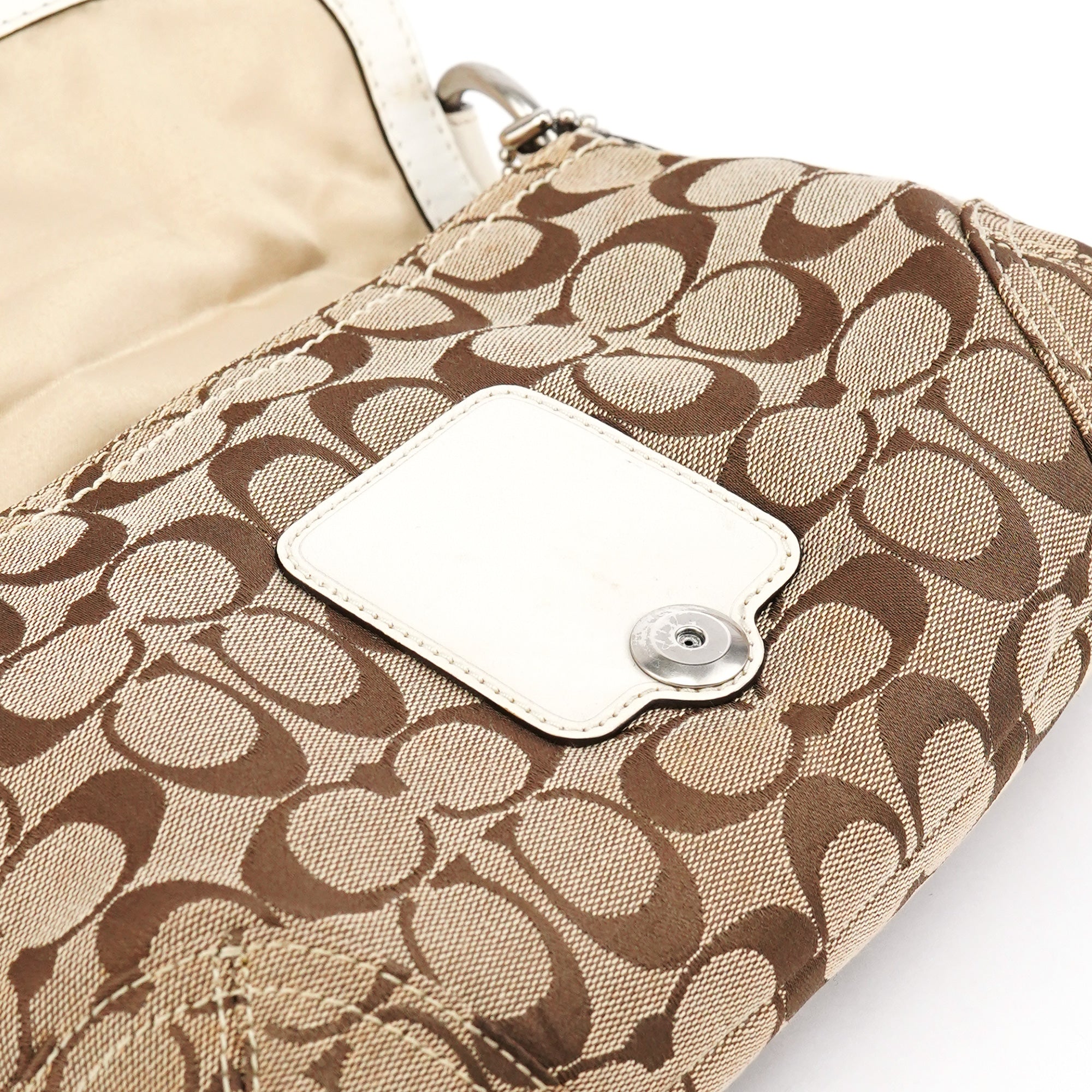 11860 Beige White Soho Shoulder Bag
