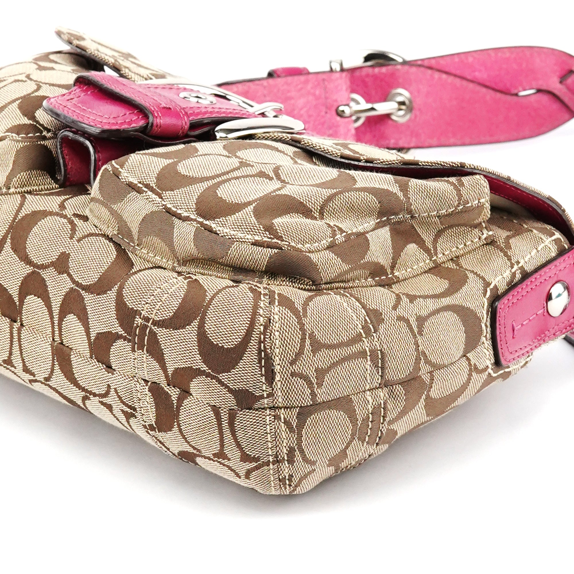 11862 Beige Pink Signature Soho Shoulder Bag