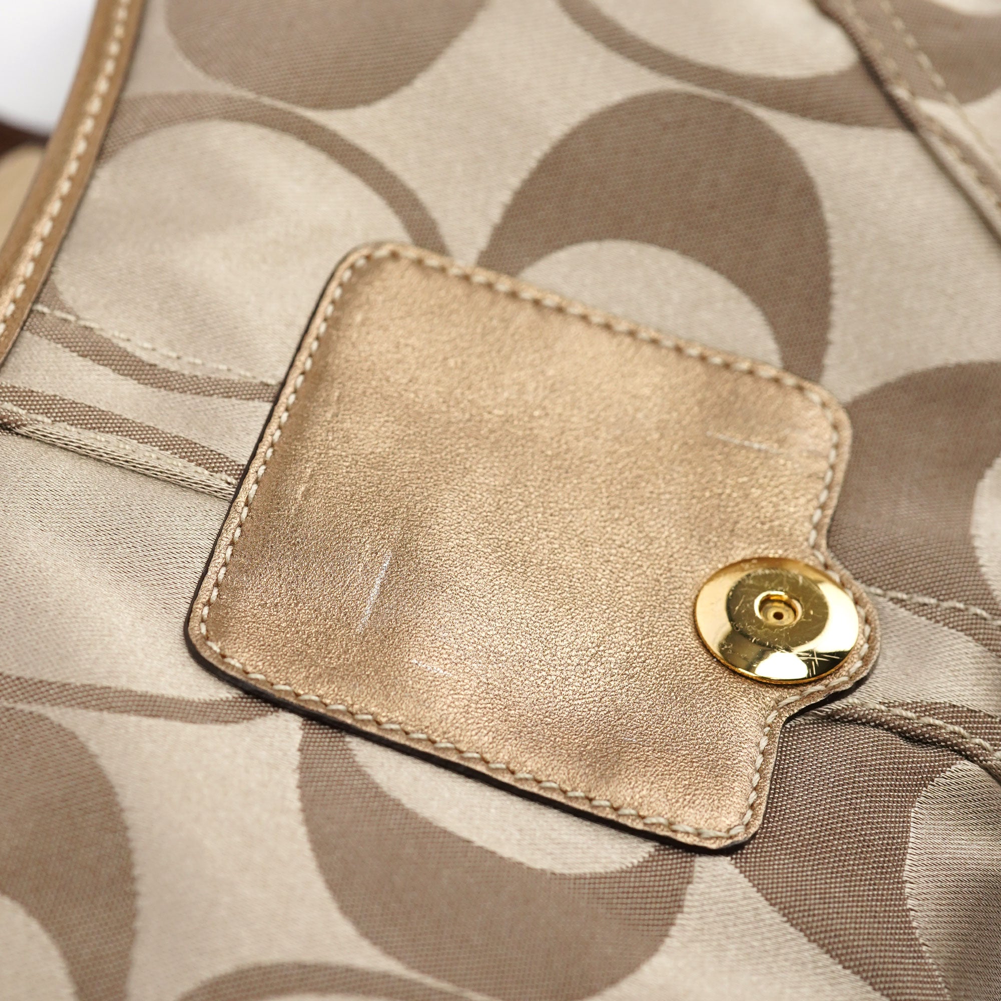 13042 Beige Soho Shoulder Bag