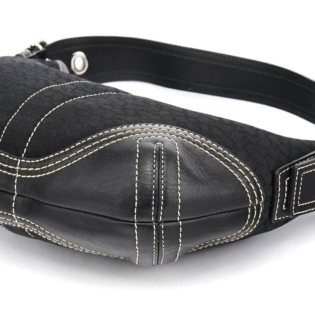 2154 Black Signature C Shoulder Bag
