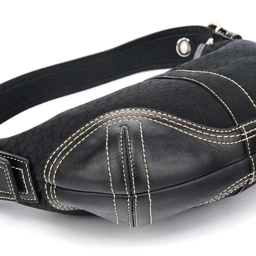 2154 Black Signature C Shoulder Bag