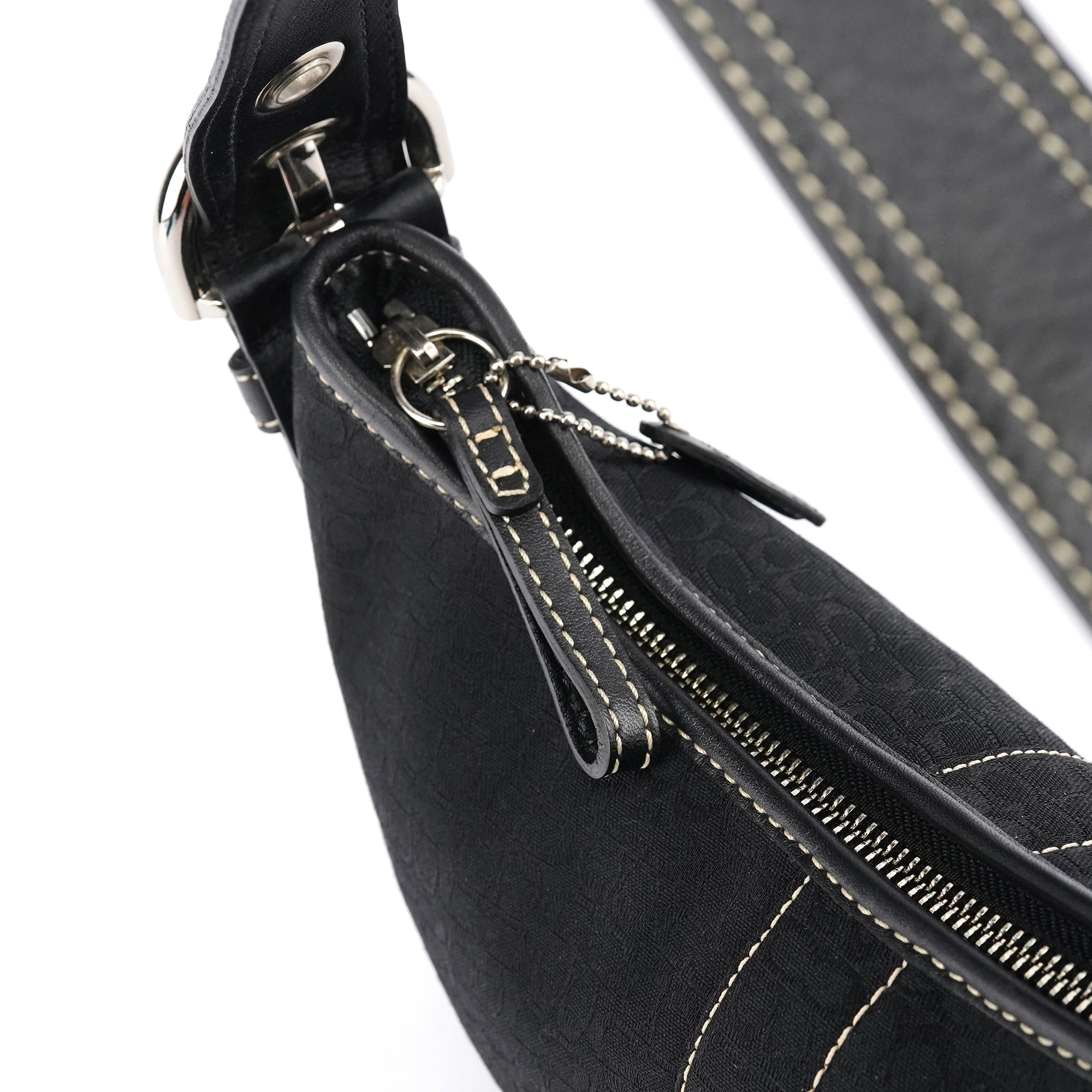 2154 Black Signature C Shoulder Bag