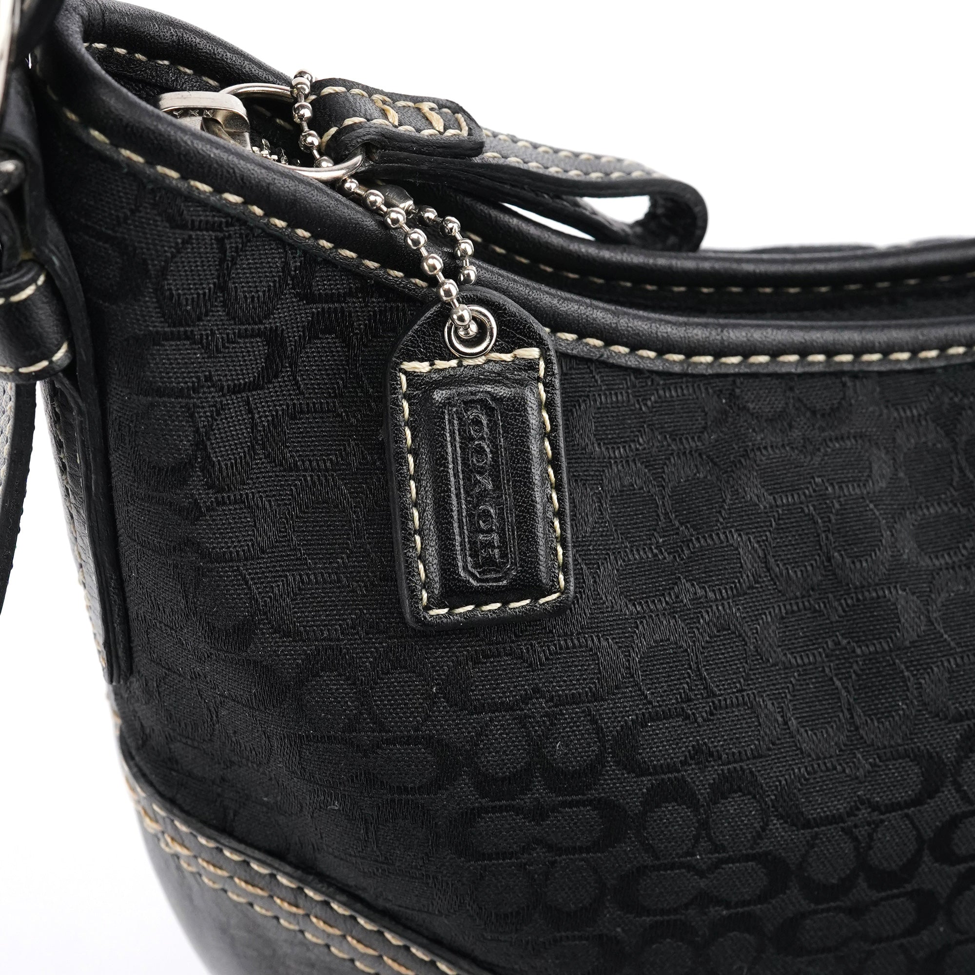 2154 Black Signature C Shoulder Bag