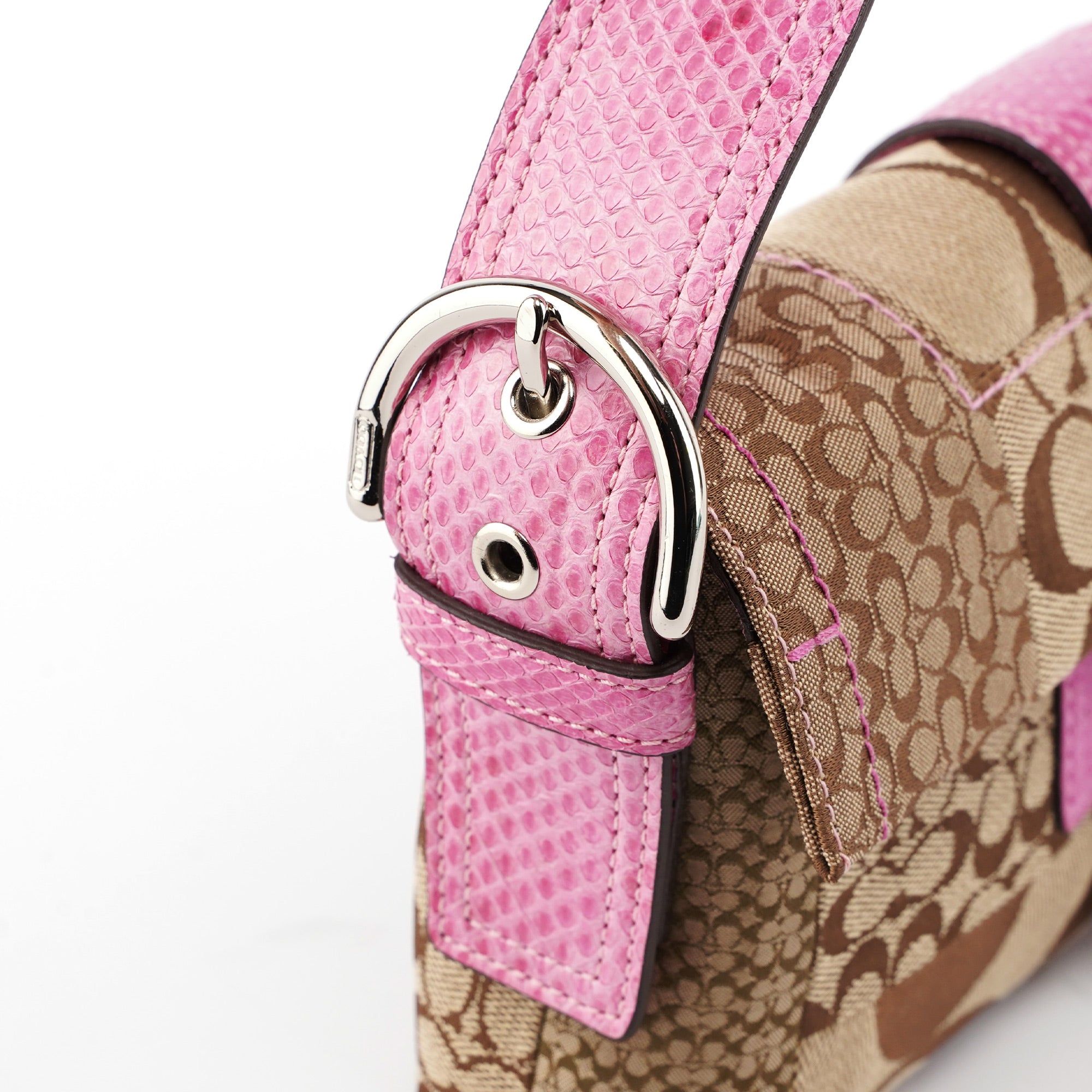 3689 Beige Pink Signature C Soho Shoulder Bag