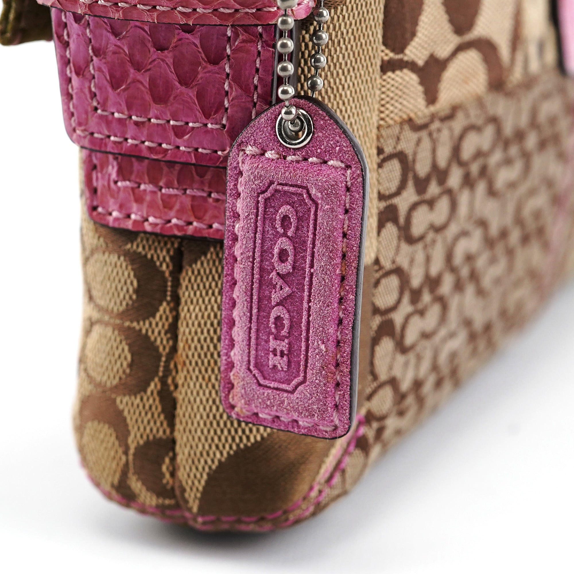 3689 Beige Pink Signature C Soho Shoulder Bag