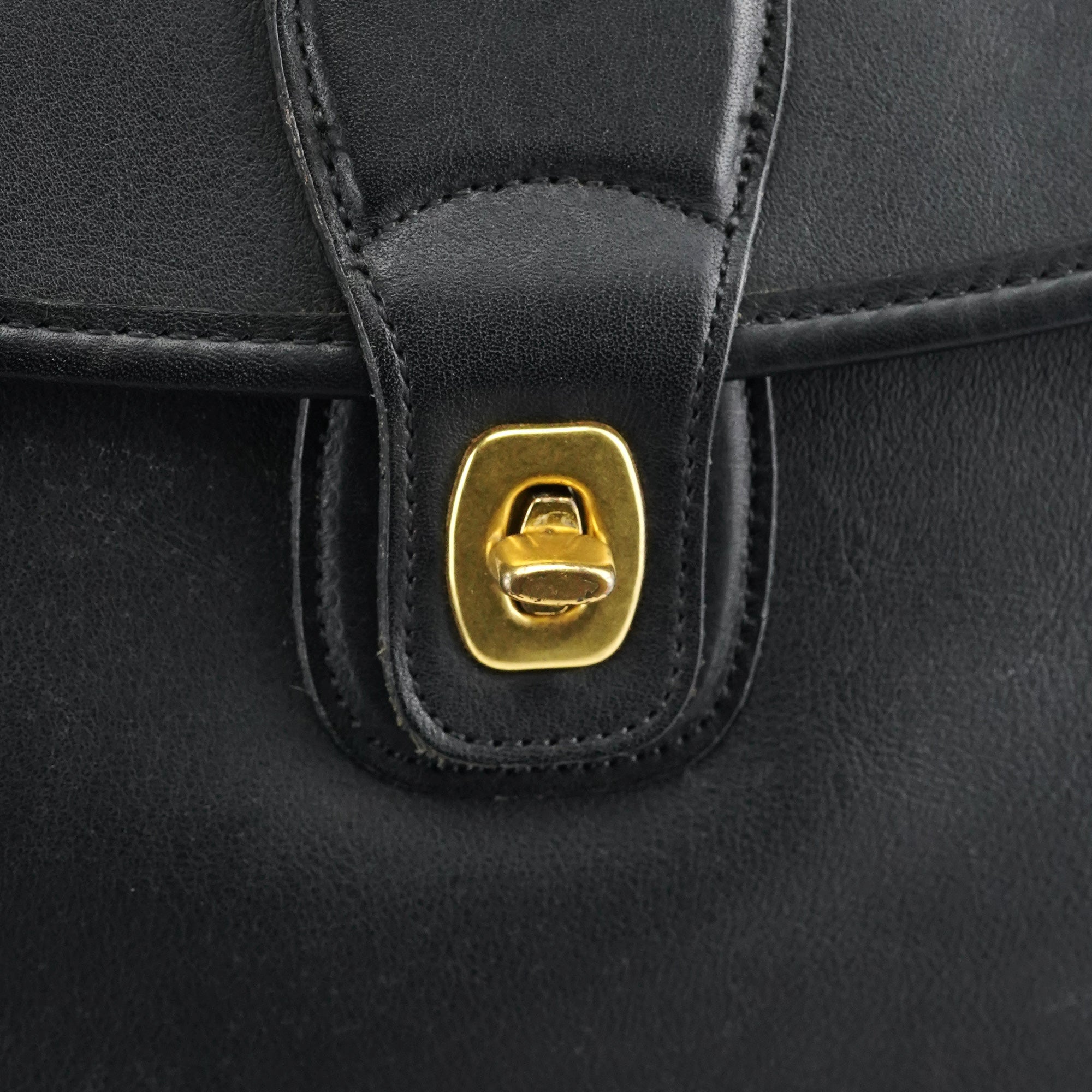 5213 Black Leather Metropolitan 2-Way Briefcase Bag