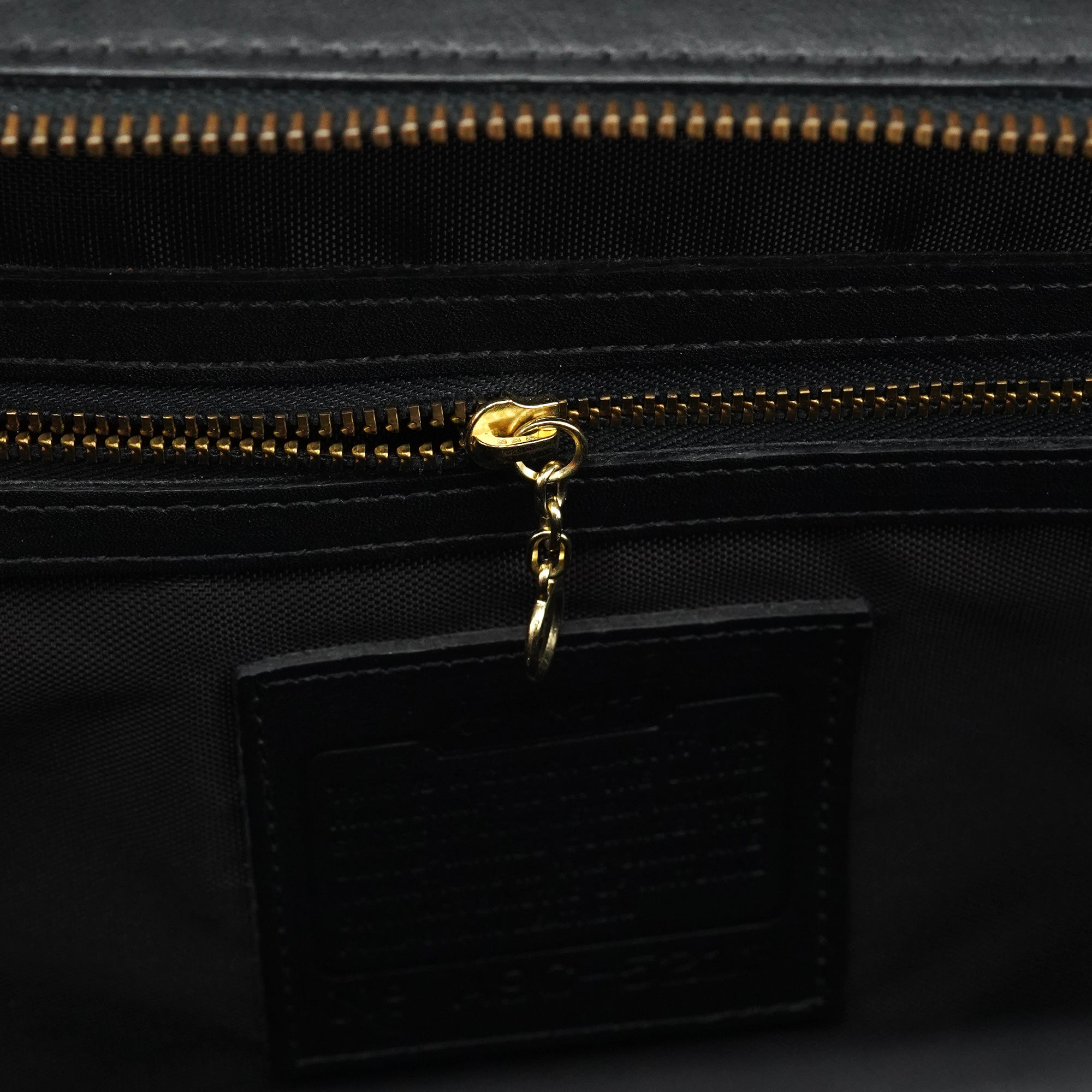 5213 Black Leather Metropolitan 2-Way Briefcase Bag