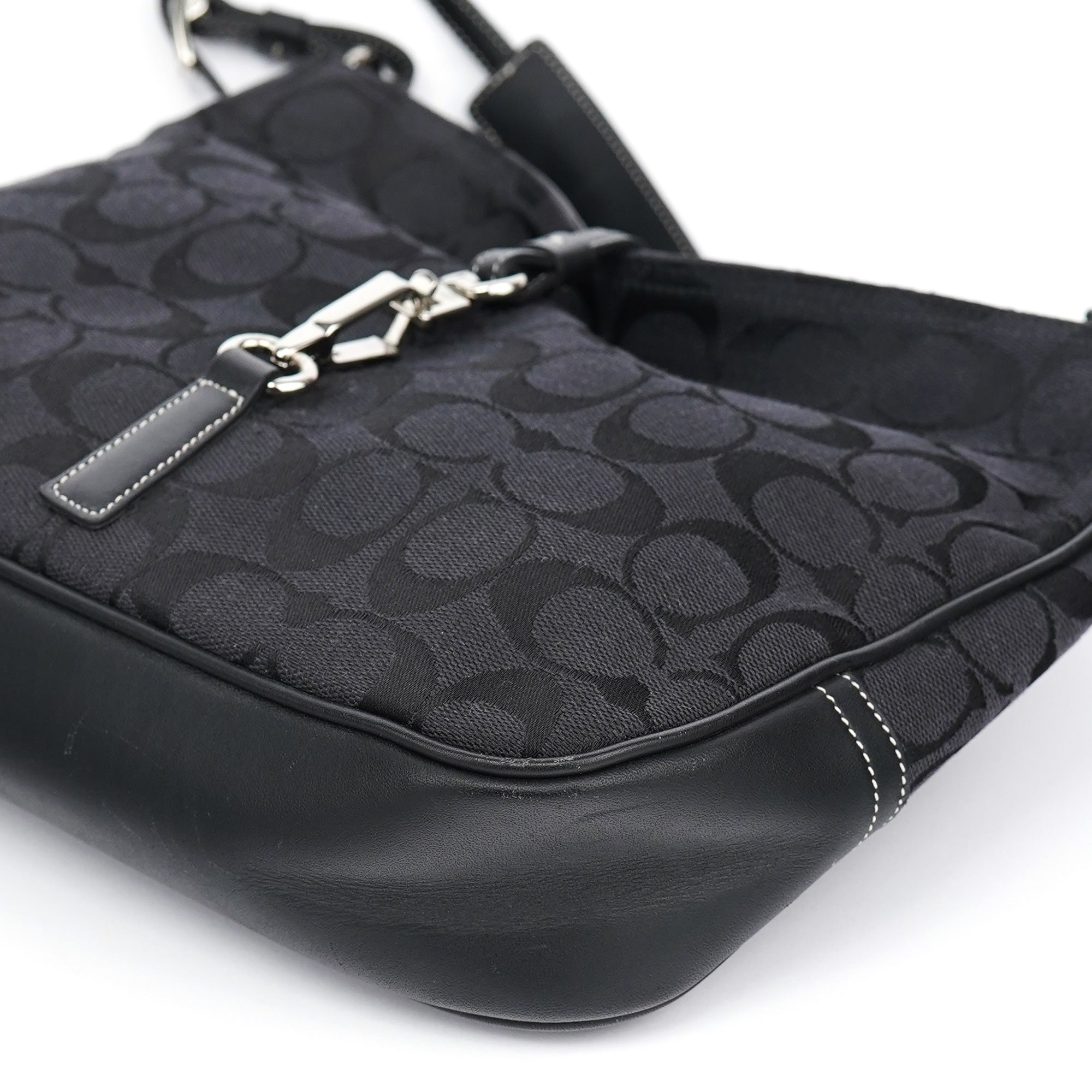 6091 Black Soho Shoulder Bag