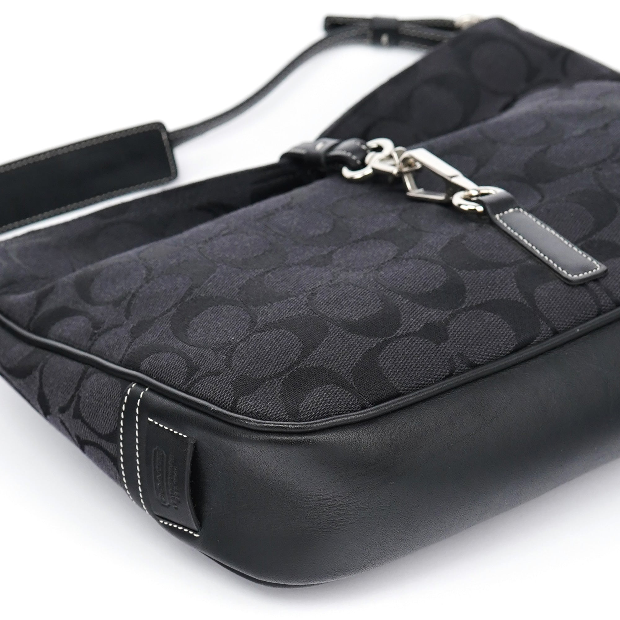 6091 Black Soho Shoulder Bag