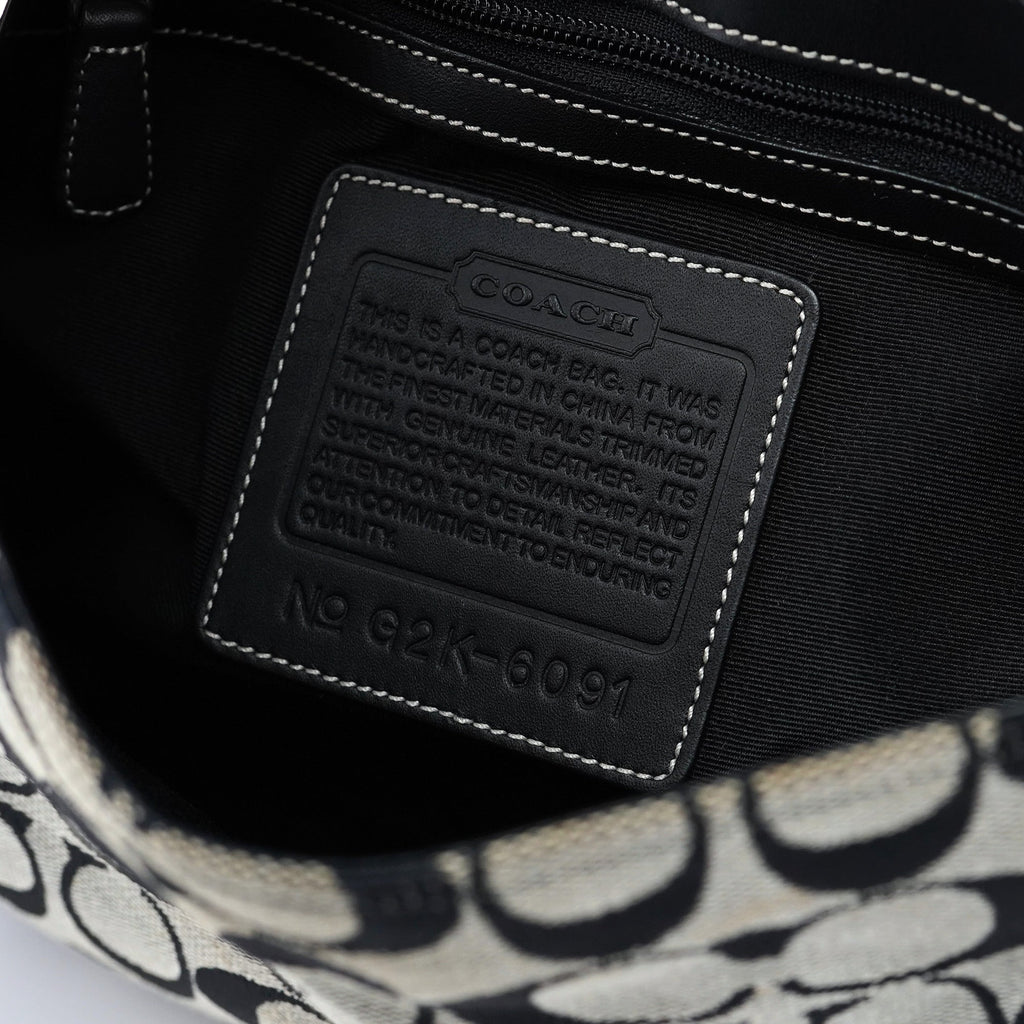 6091 Grey Signature C Hobo Shoulder Bag