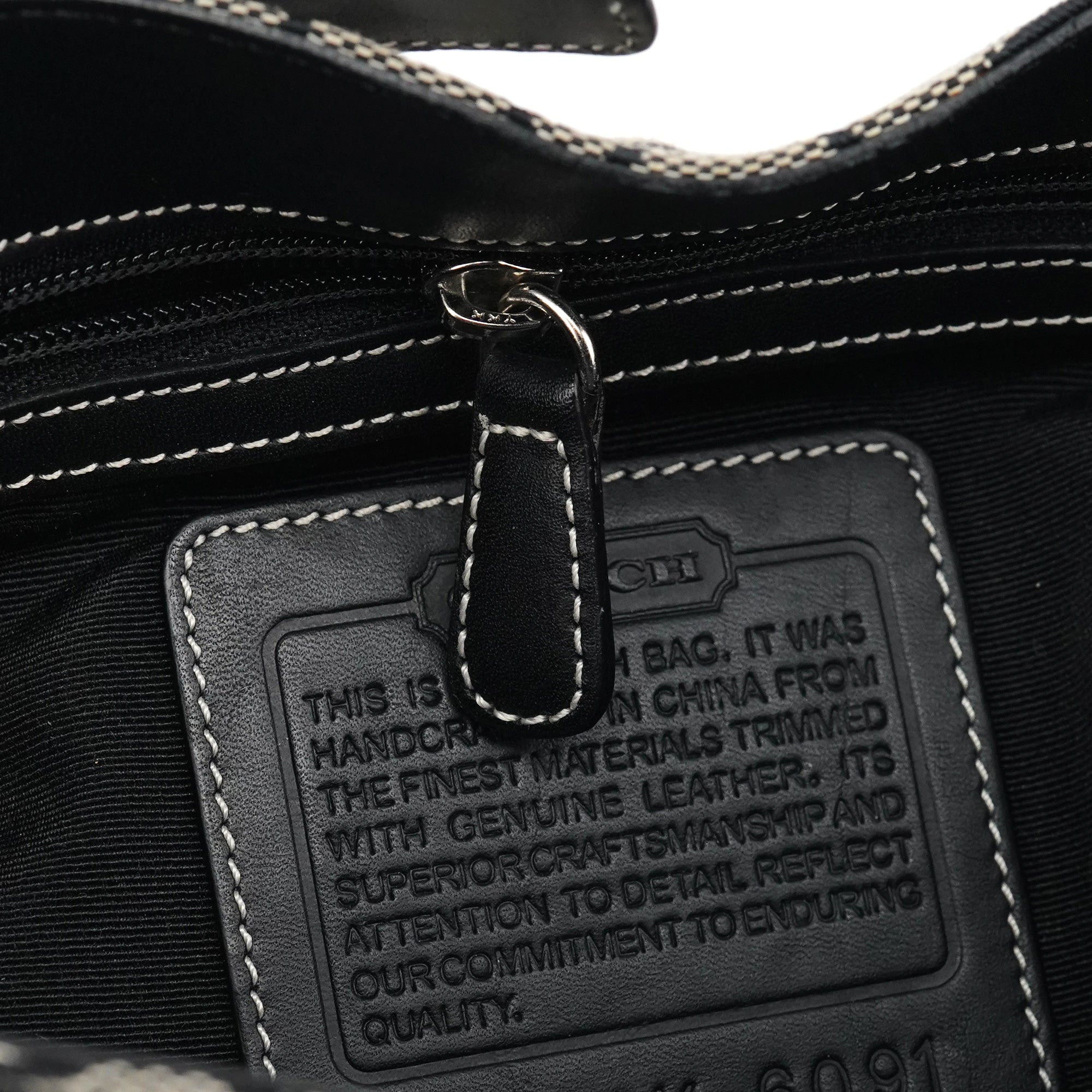 6091 Grey Signature C Shoulder Bag