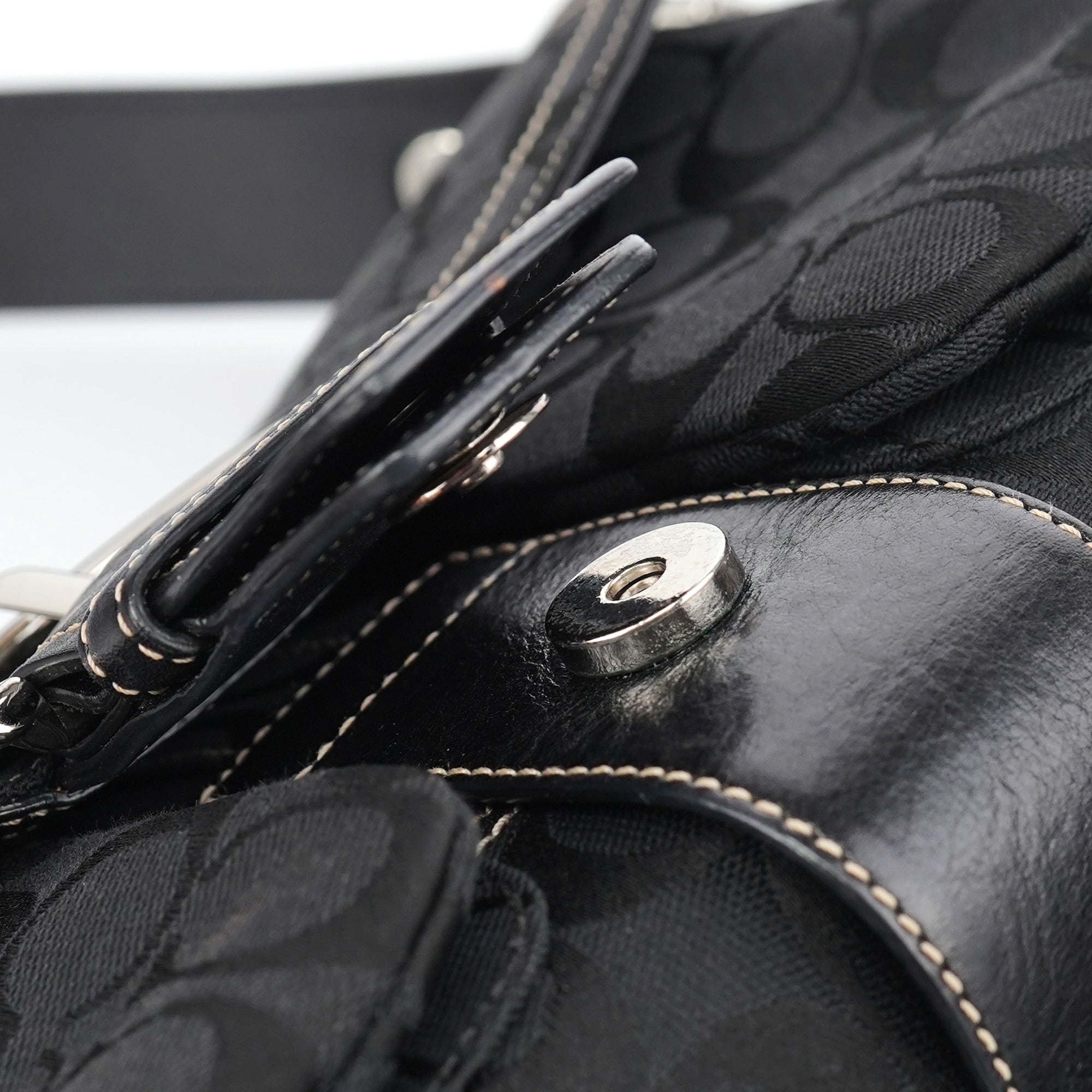 6314 Black Soho Shoulder Bag