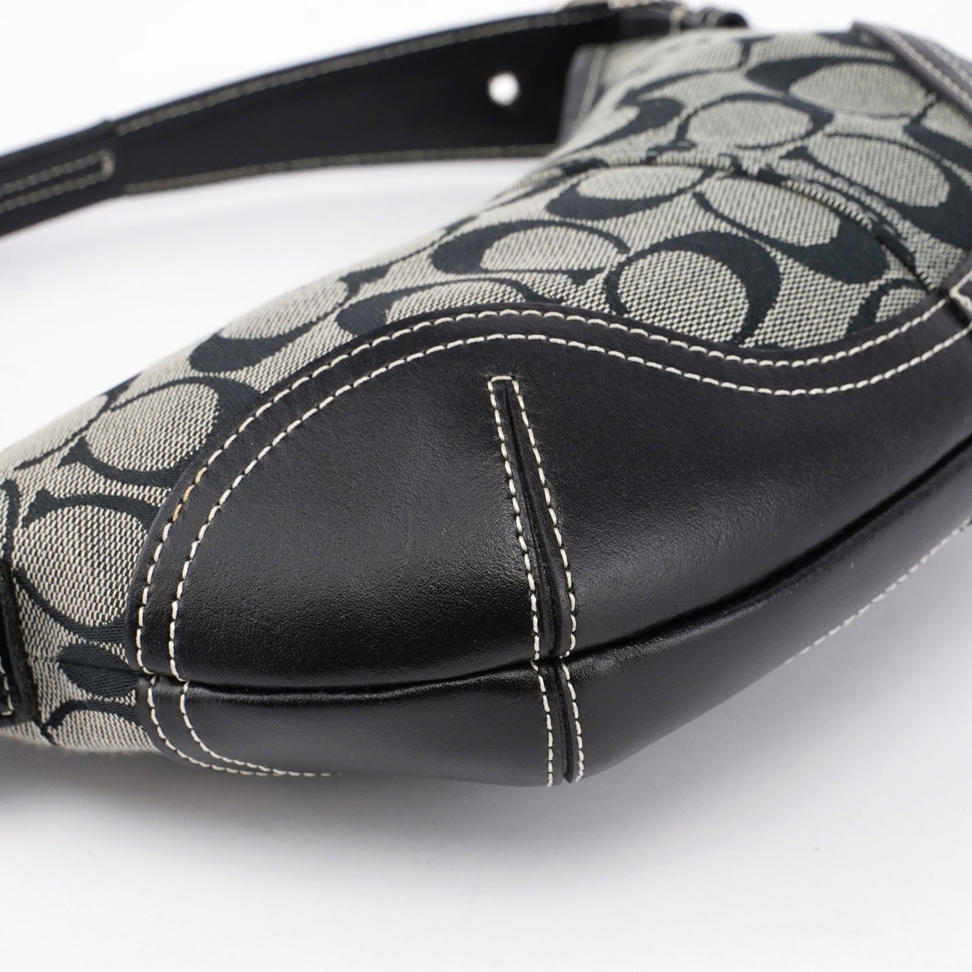 6351 Grey Signature C Rounded Shoulder Bag