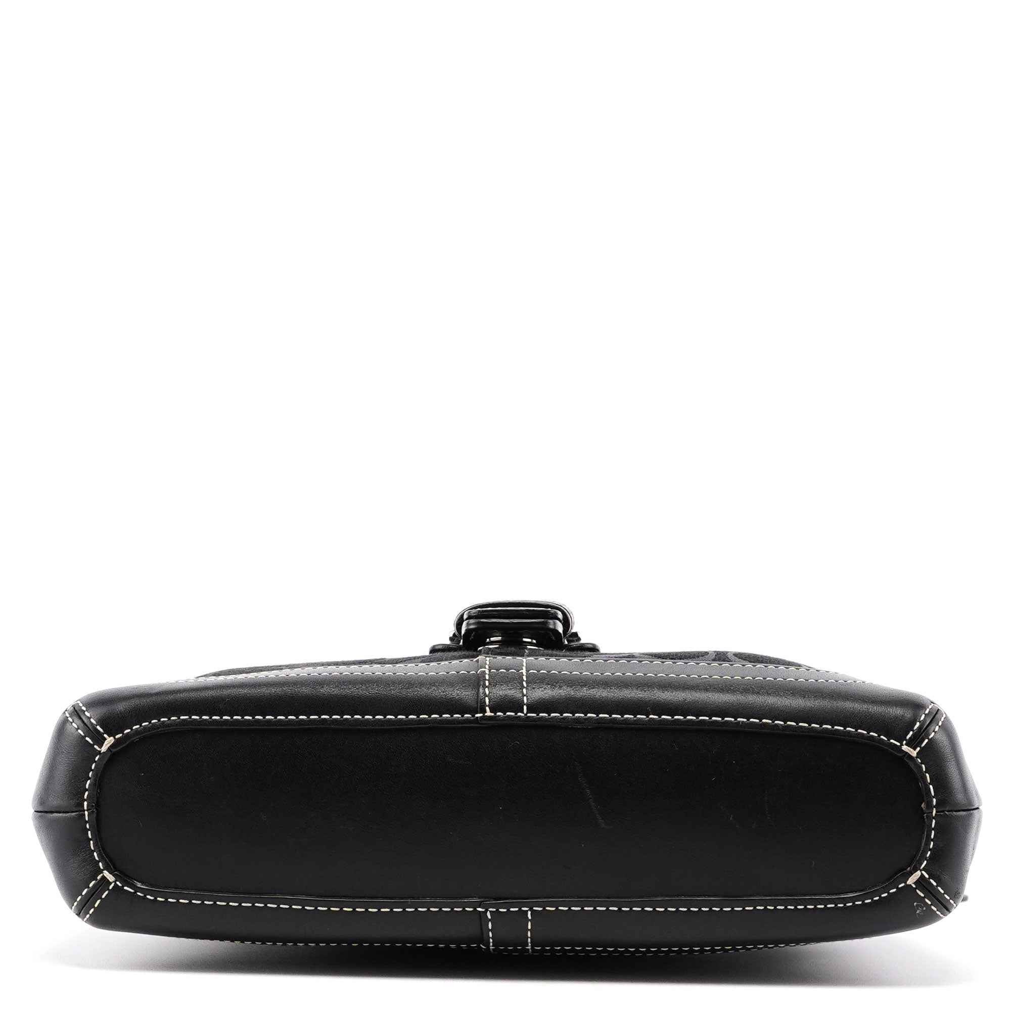 6823 Black Signature C Soho Shoulder Bag