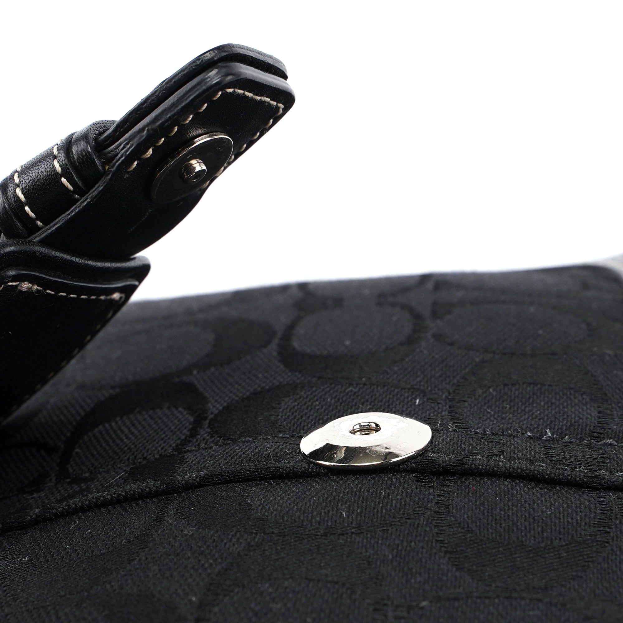 6823 Black Signature C Soho Shoulder Bag