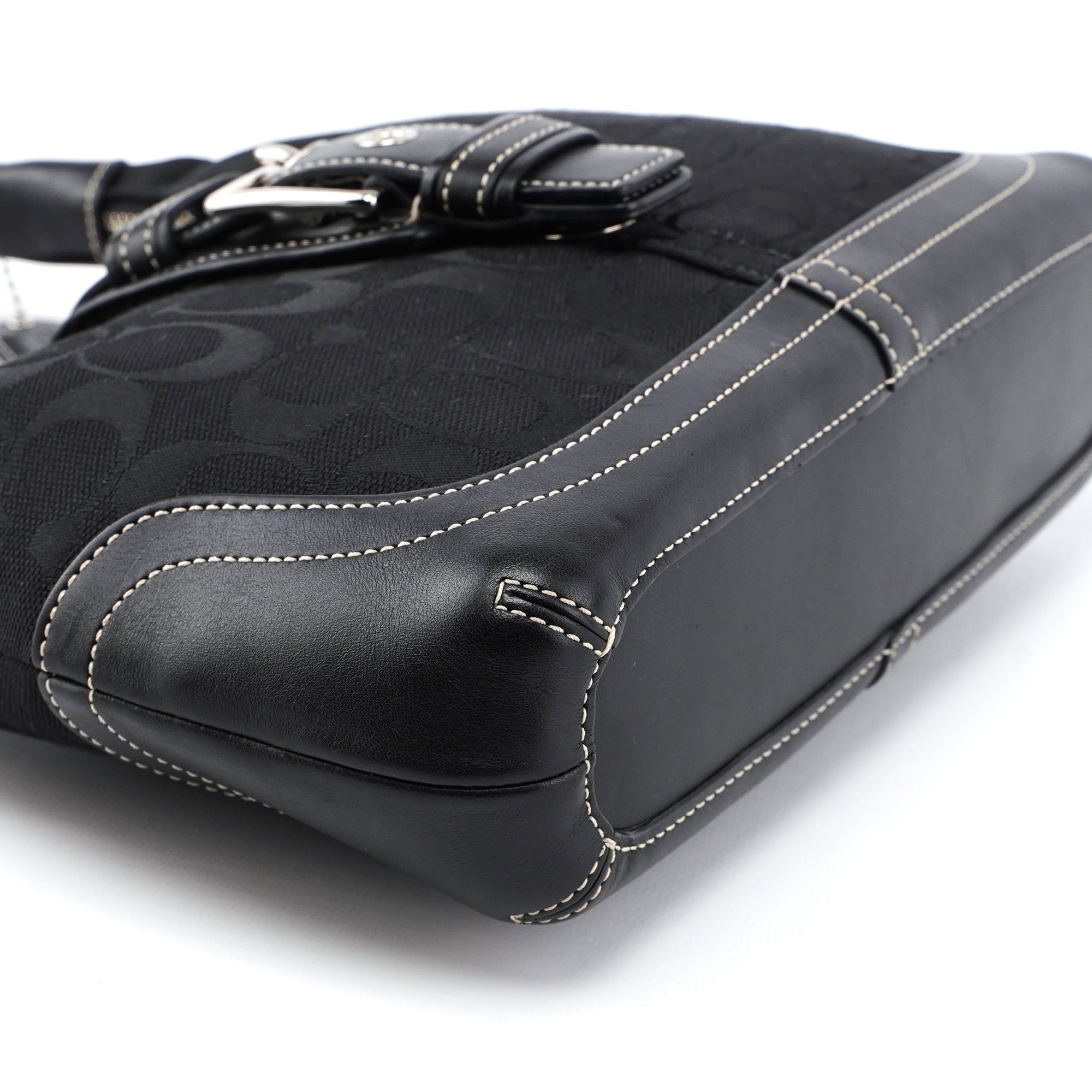 6823 Black Signature C Soho Shoulder Bag