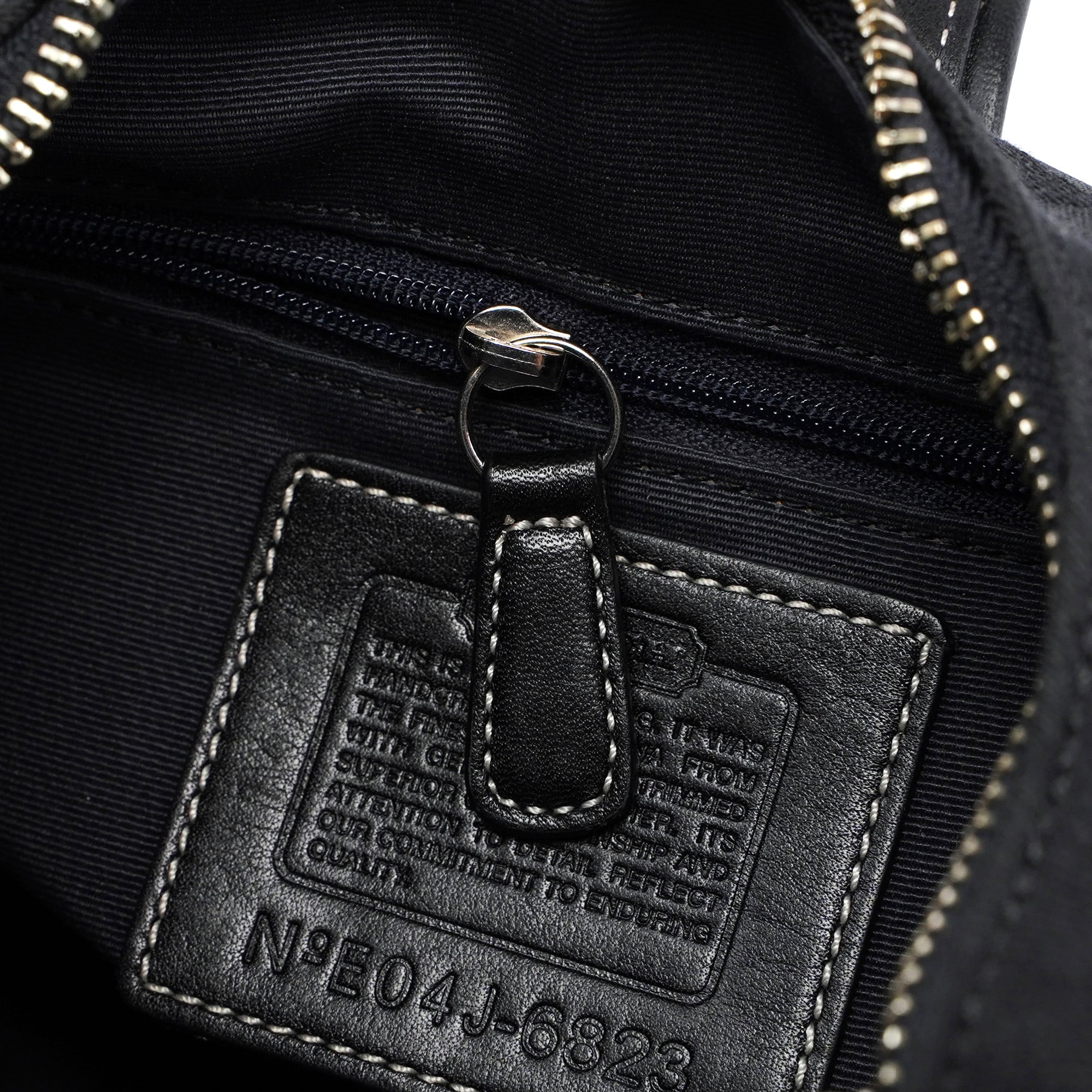 6823 Black Signature C Soho Shoulder Bag