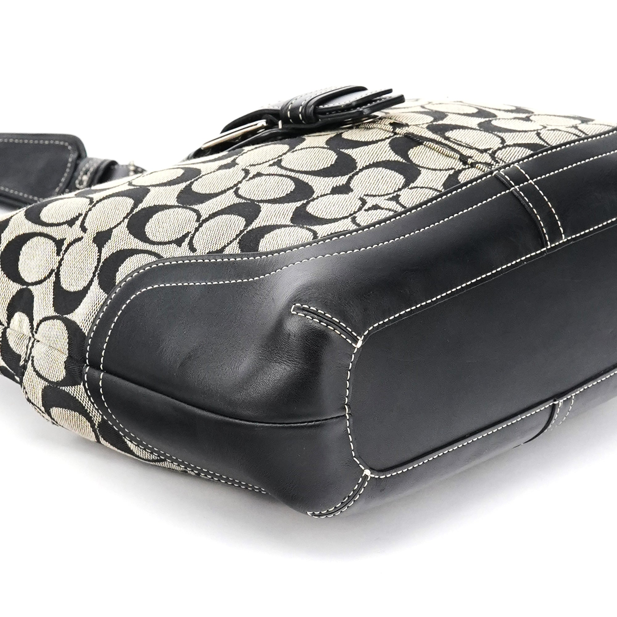 6824 Grey Signature Soho Shoulder Bag