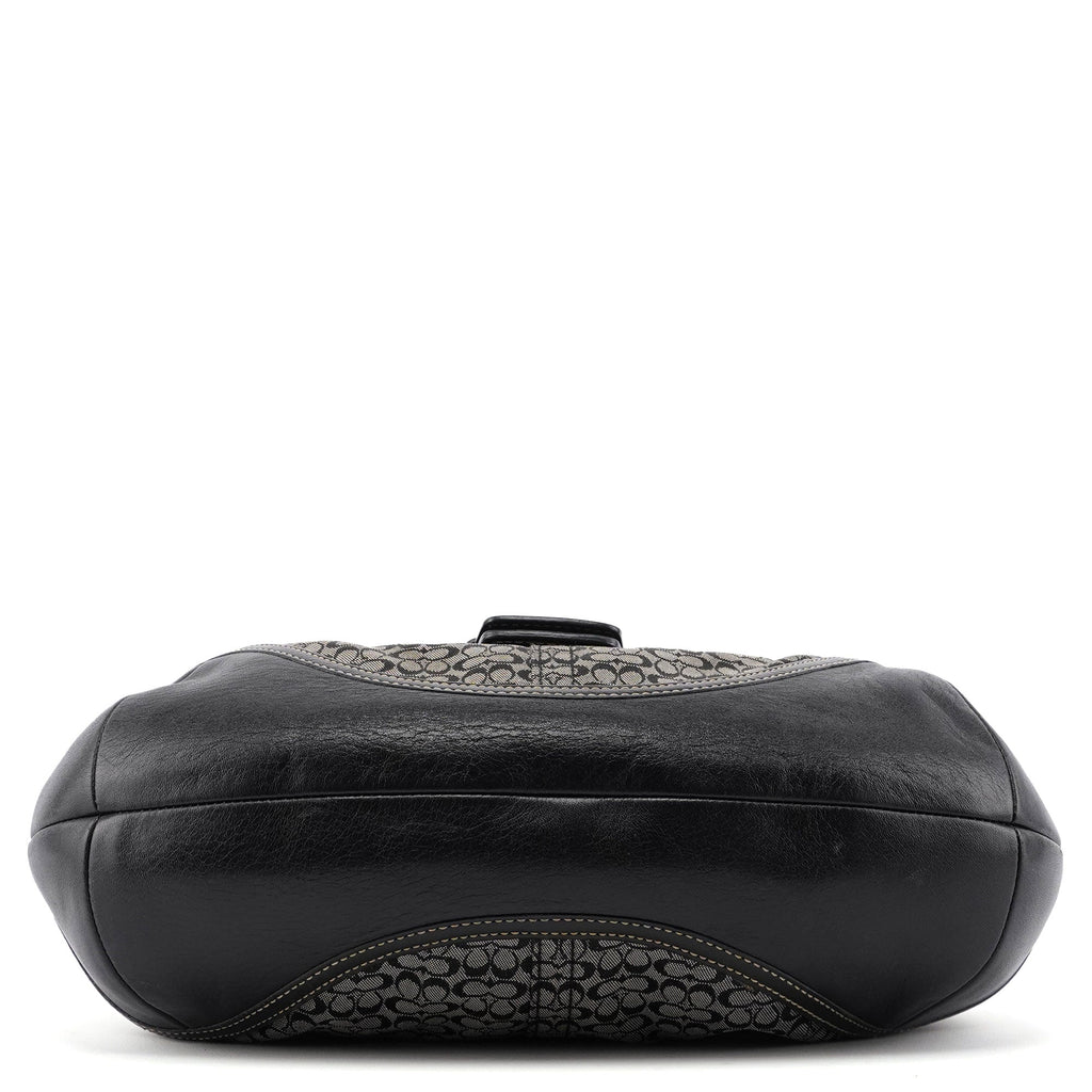 7074 Grey Signature C Soho Shoulder Bag