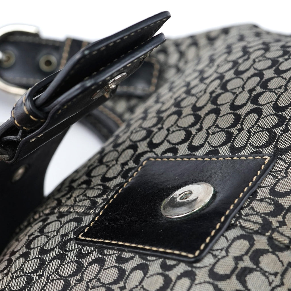 7074 Grey Signature C Soho Shoulder Bag