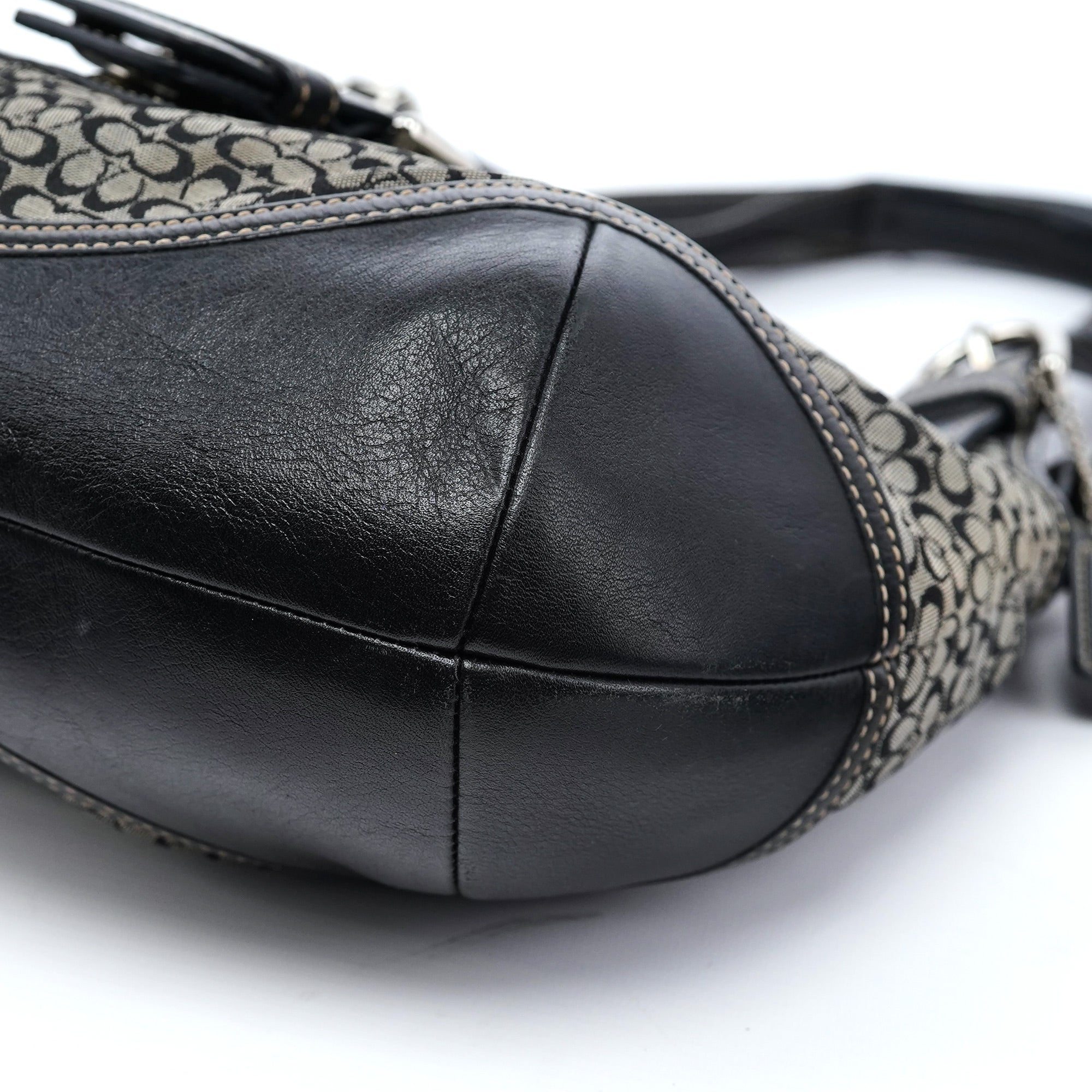 7074 Grey Signature C Soho Shoulder Bag