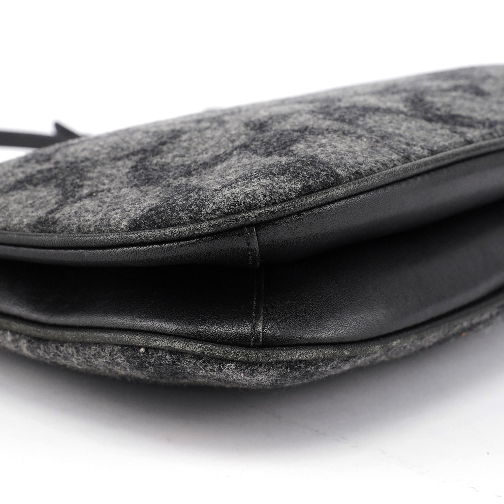 8307 Anthracite Wool Signature C Shoulder Bag