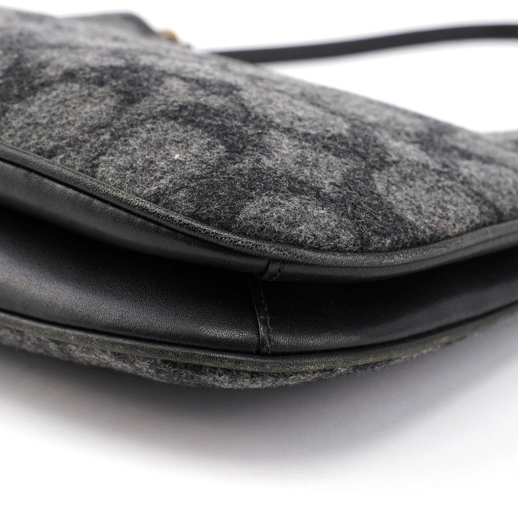 8307 Anthracite Wool Signature C Shoulder Bag