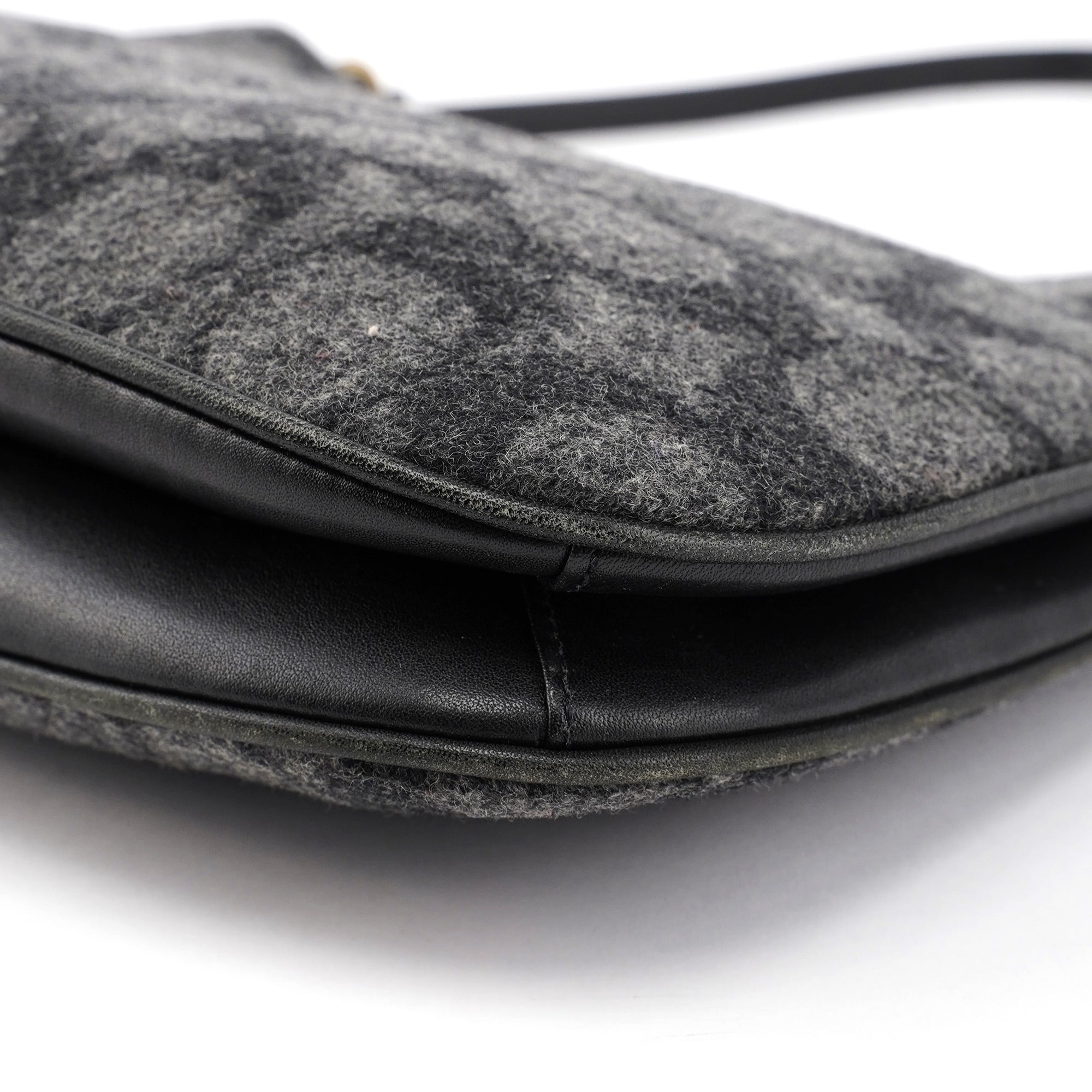 8307 Anthracite Wool Signature C Shoulder Bag