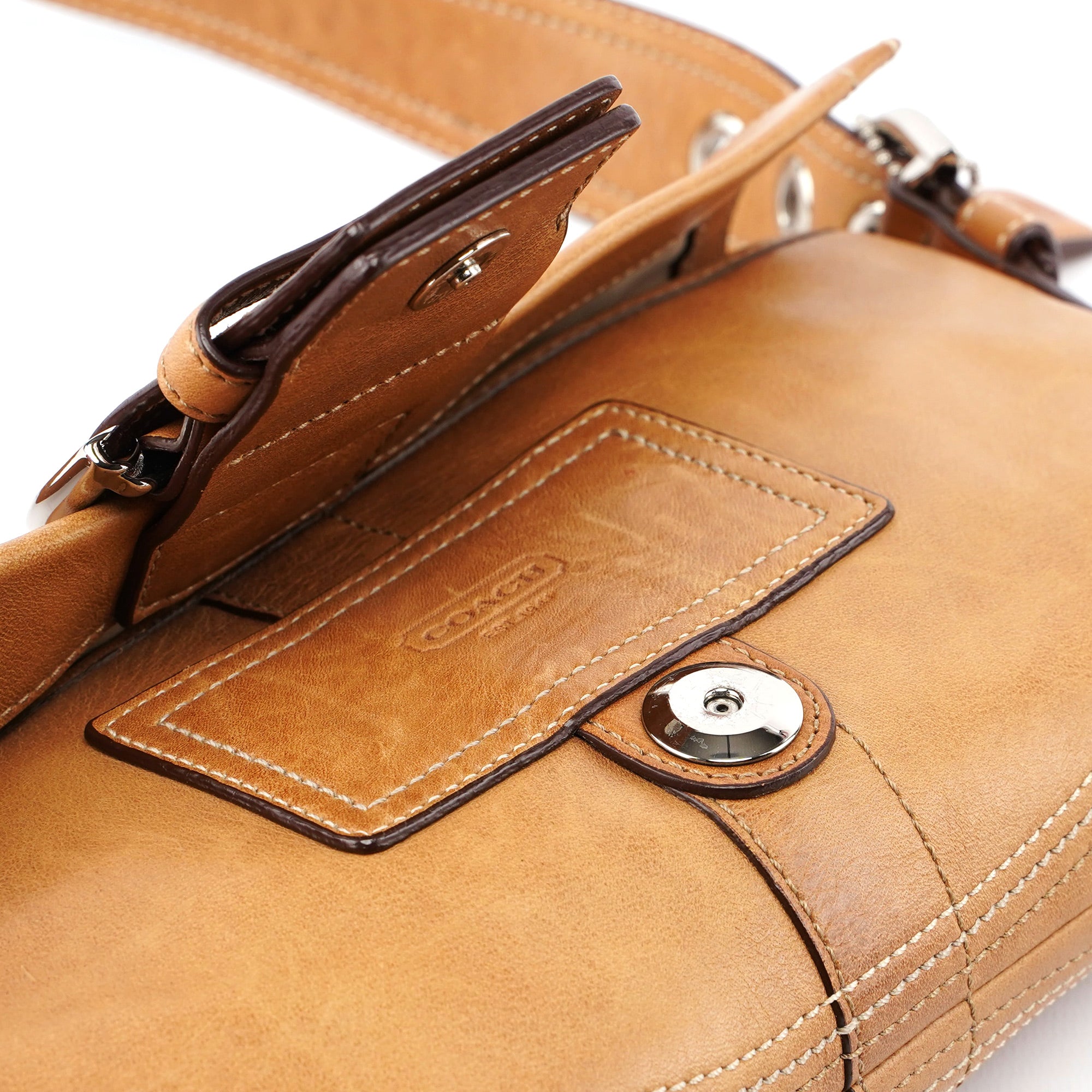 8A05 Camel Leather Soho Shoulder Bag