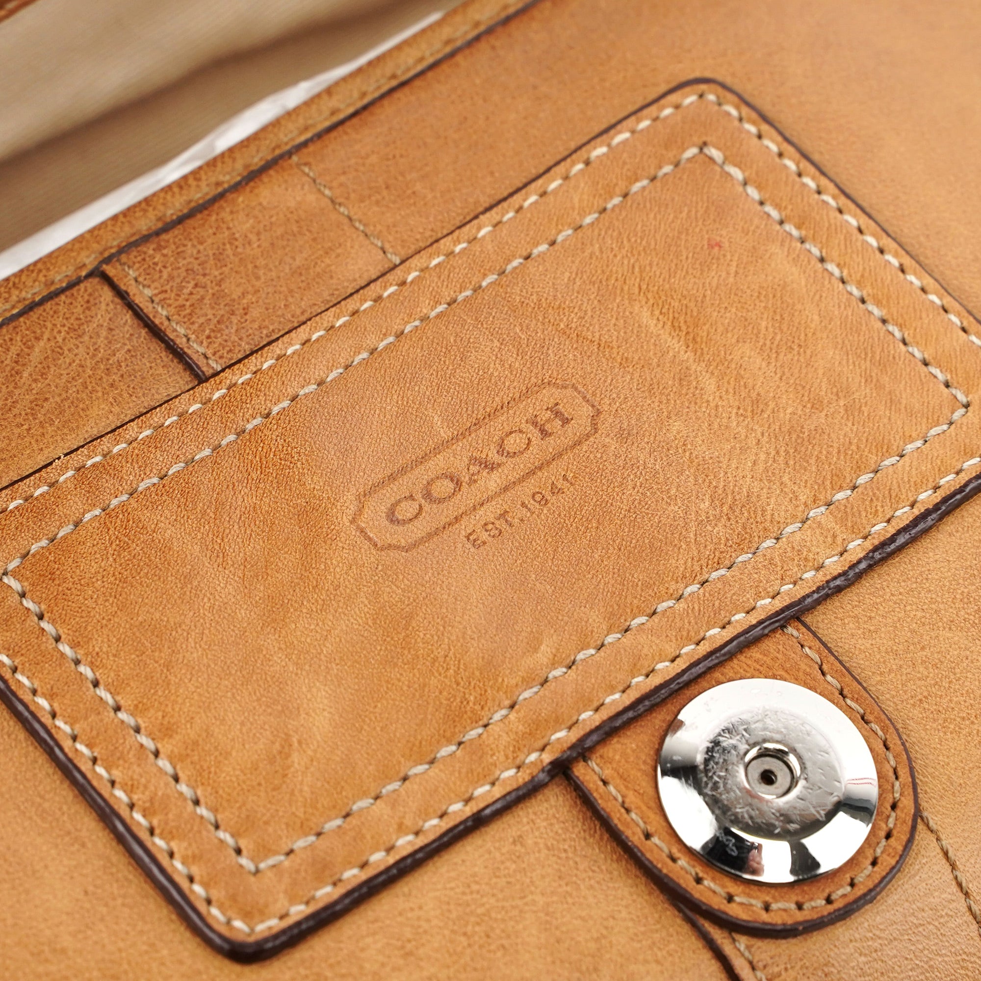 8A05 Camel Leather Soho Shoulder Bag