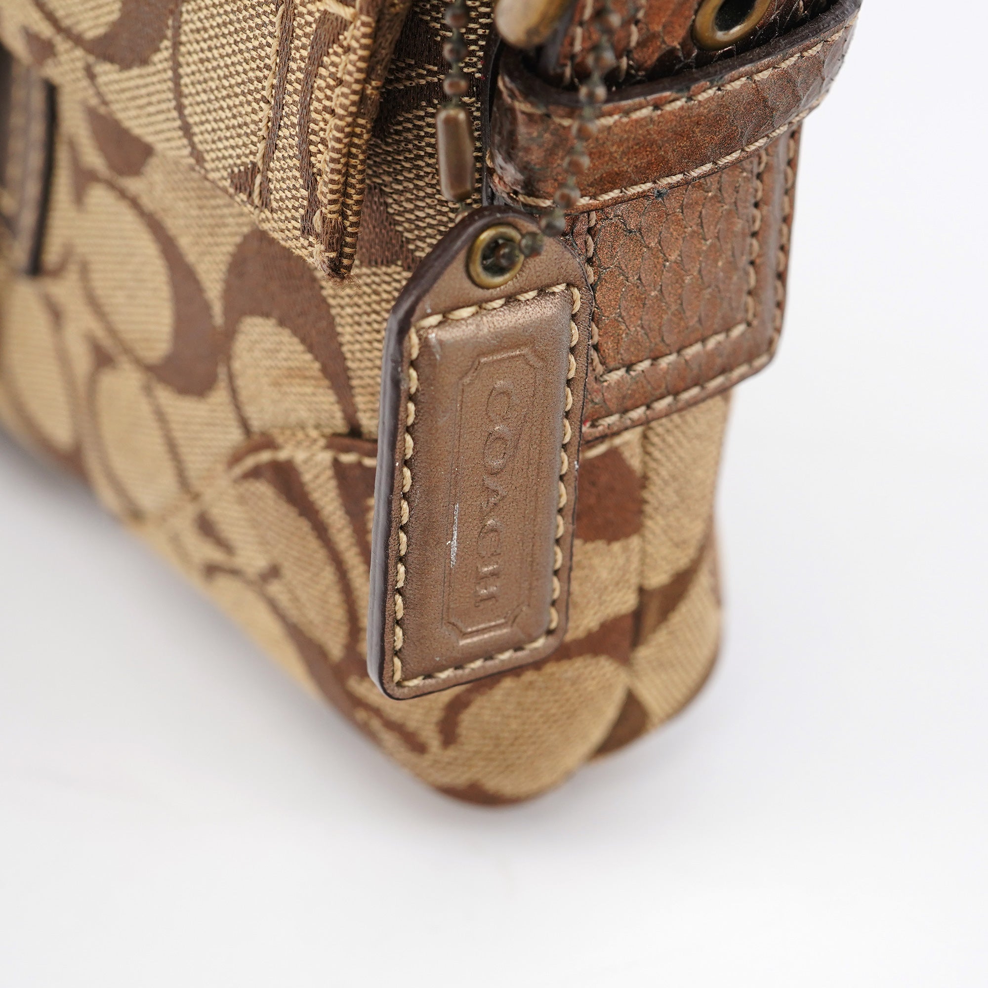 8K38 Beige Brown Python Soho Shoulder Bag