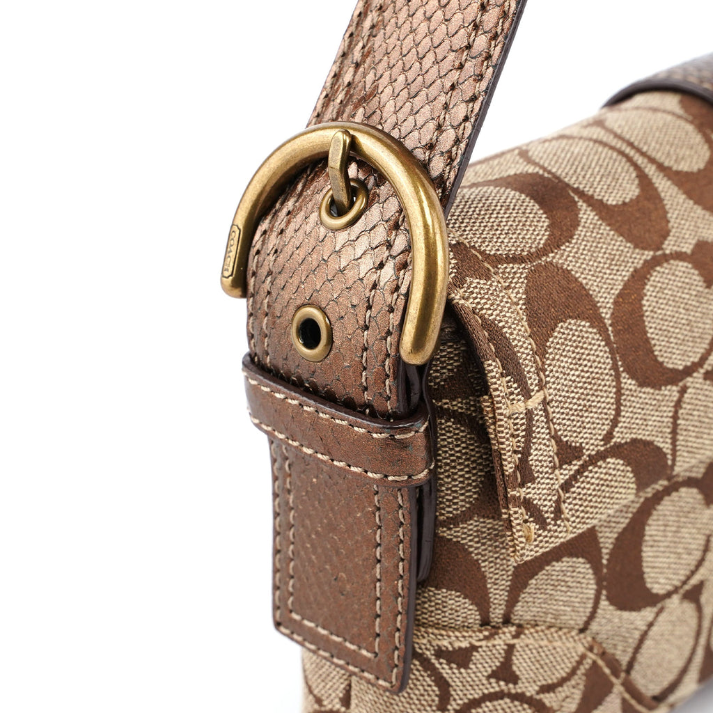 8K38 Beige Signature C Soho Shoulder Bag