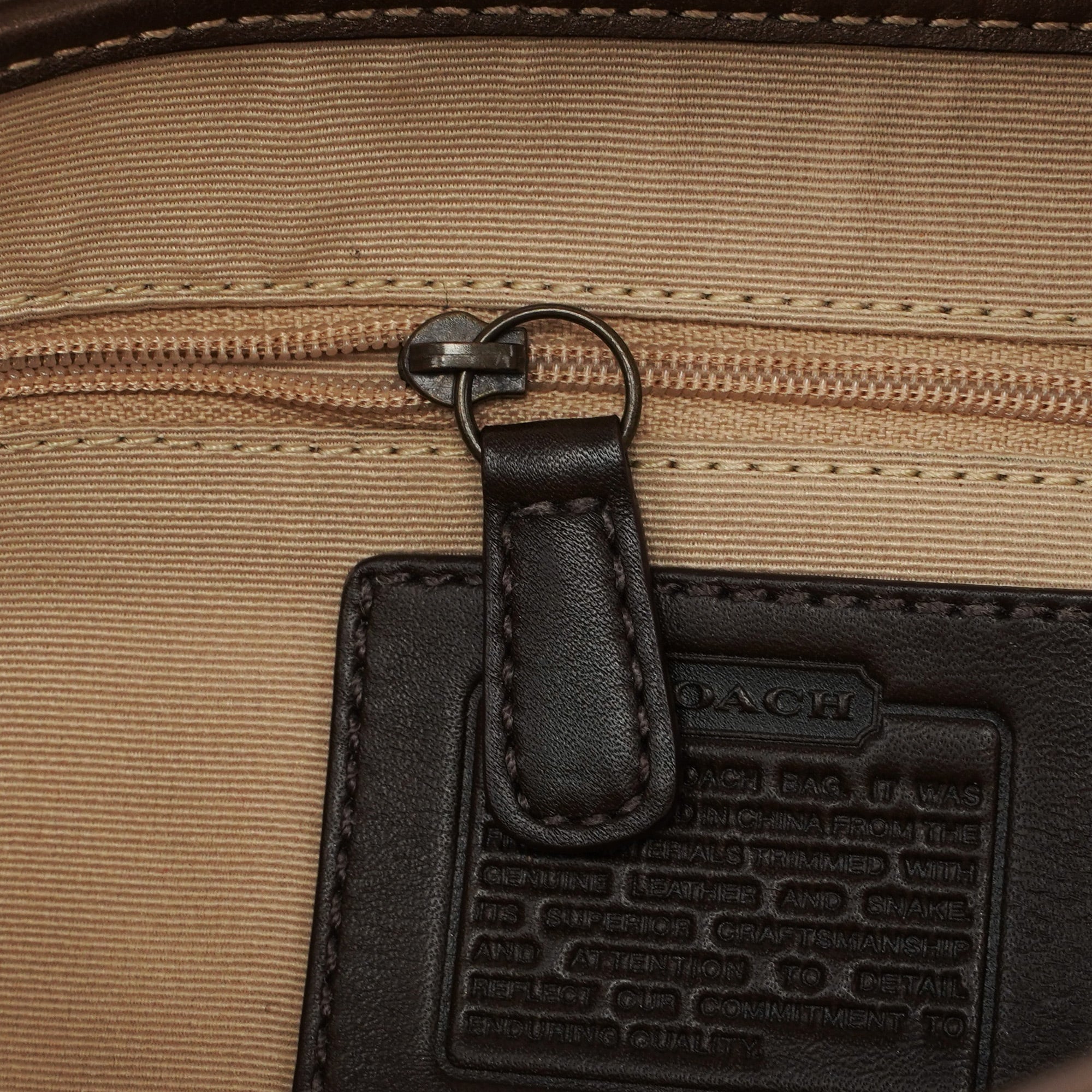 8K38 Beige Signature C Soho Shoulder Bag