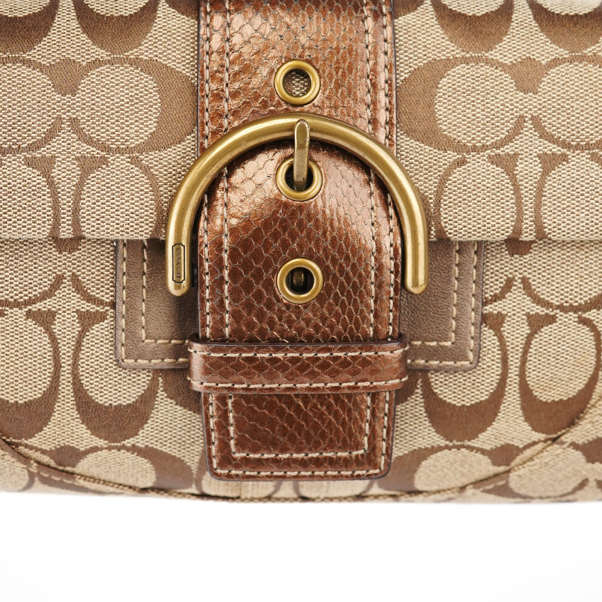 8K38 Beige Snakeskin Embossed Soho Bag