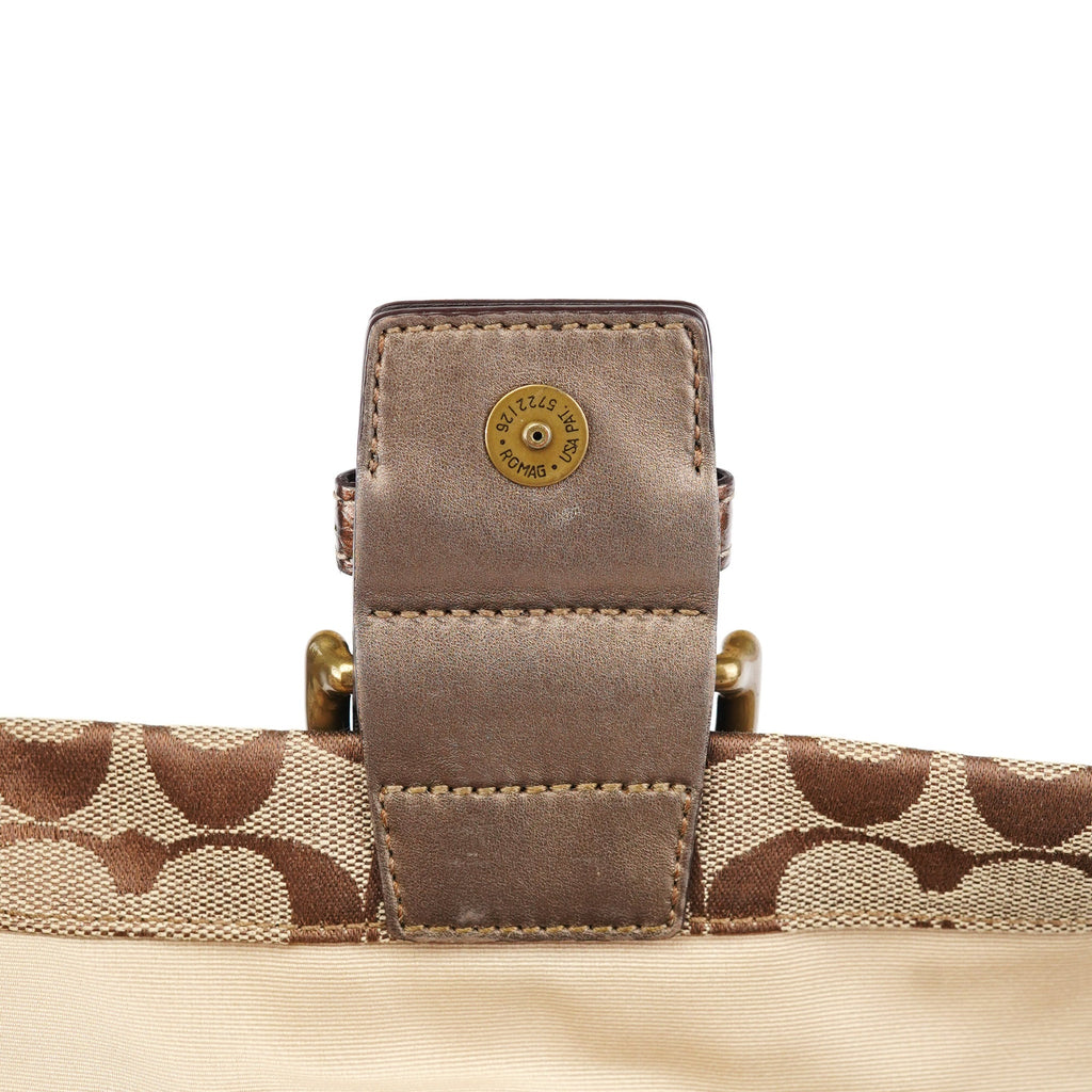 8K38 Beige Snakeskin Embossed Soho Bag