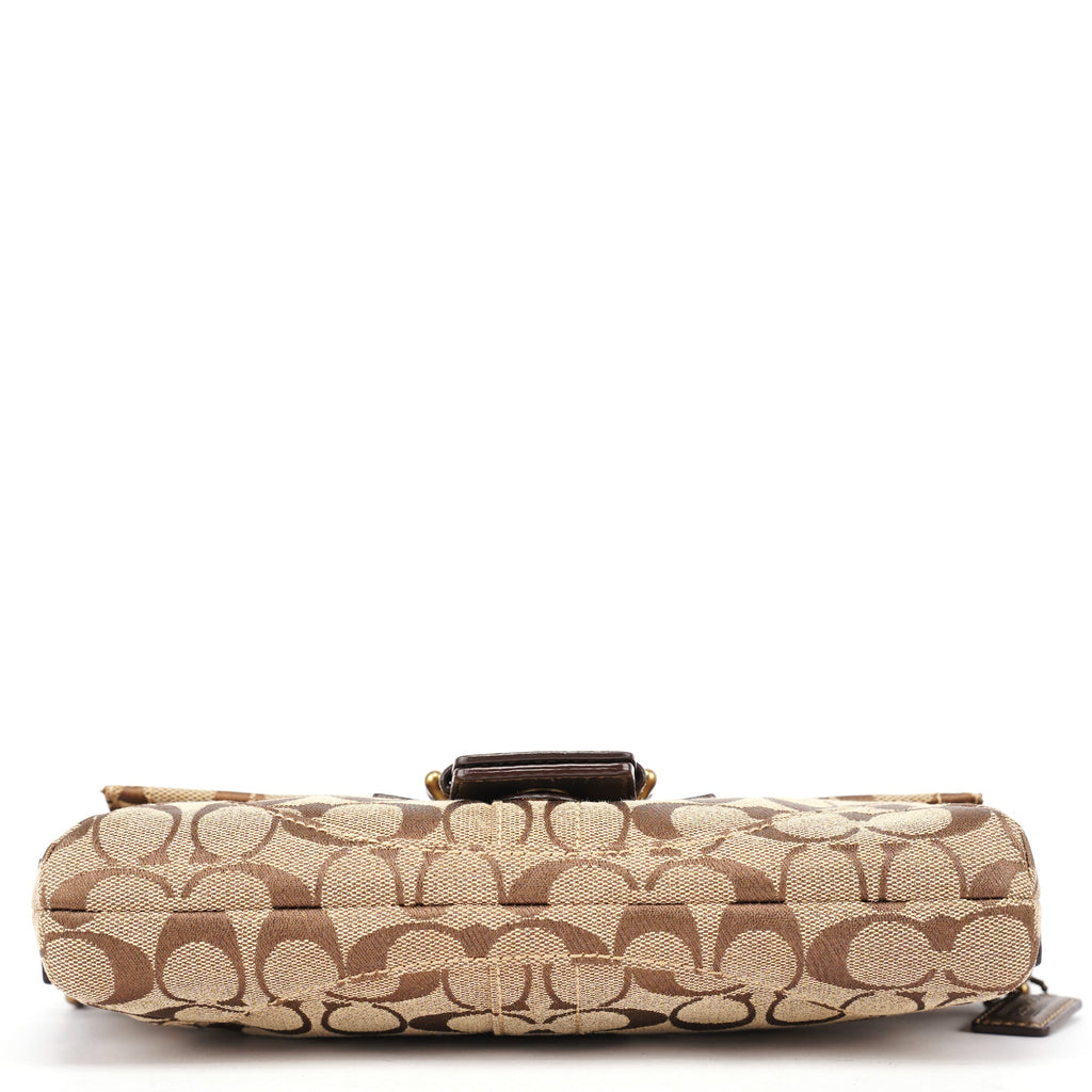 8K38 Beige Snakeskin Embossed Soho Bag